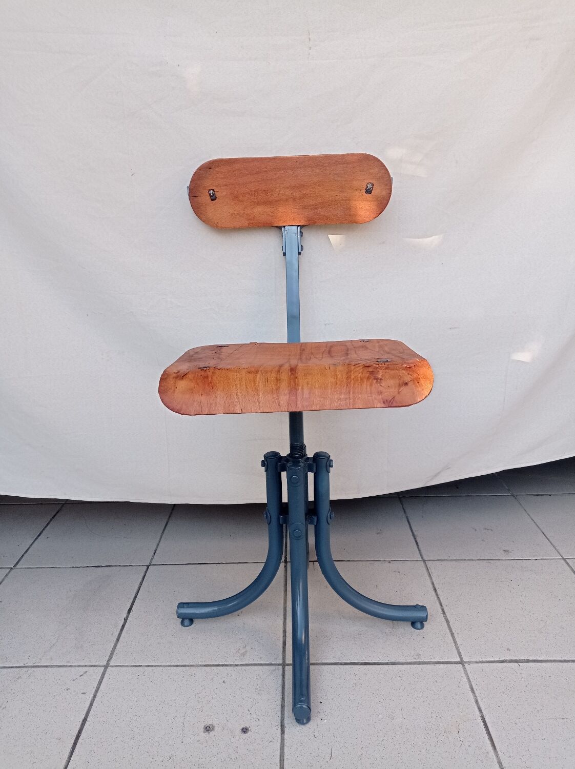 Workshop high chair roneo