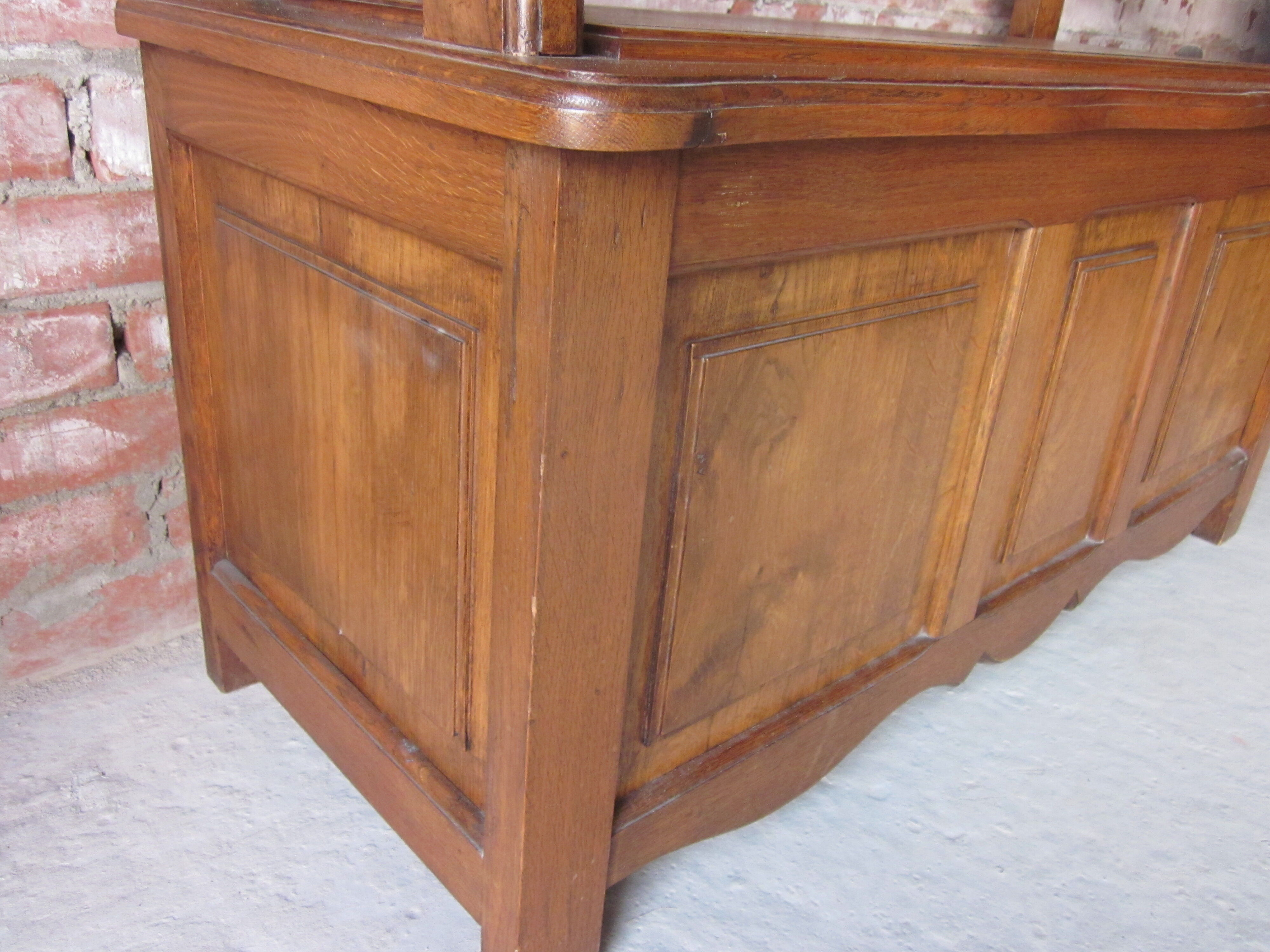 Chest bench in solid chene