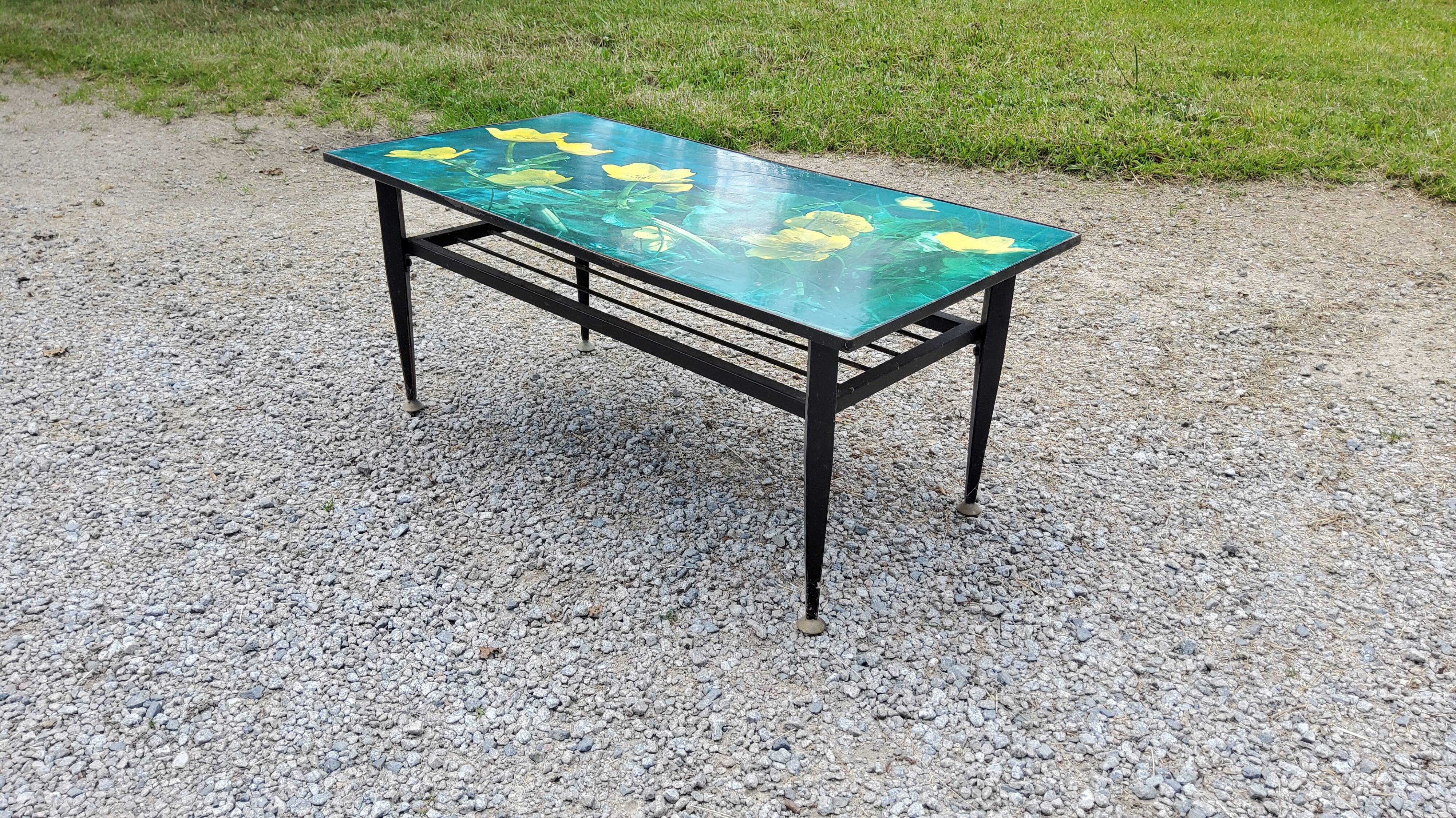 Coffee table of the 60s metal and formica