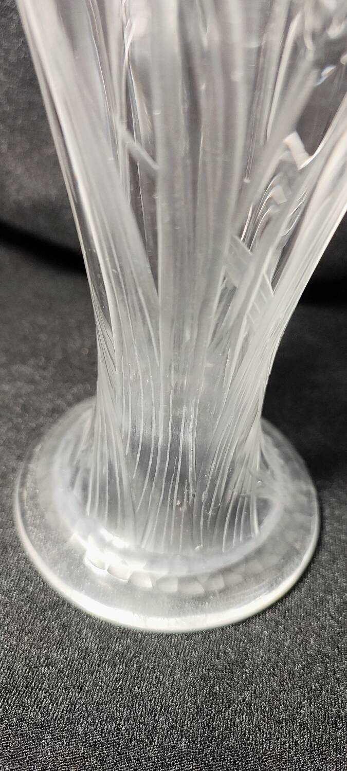 Par de jarrones "Art Nouveau" de cristal tallado. España, 1930s.