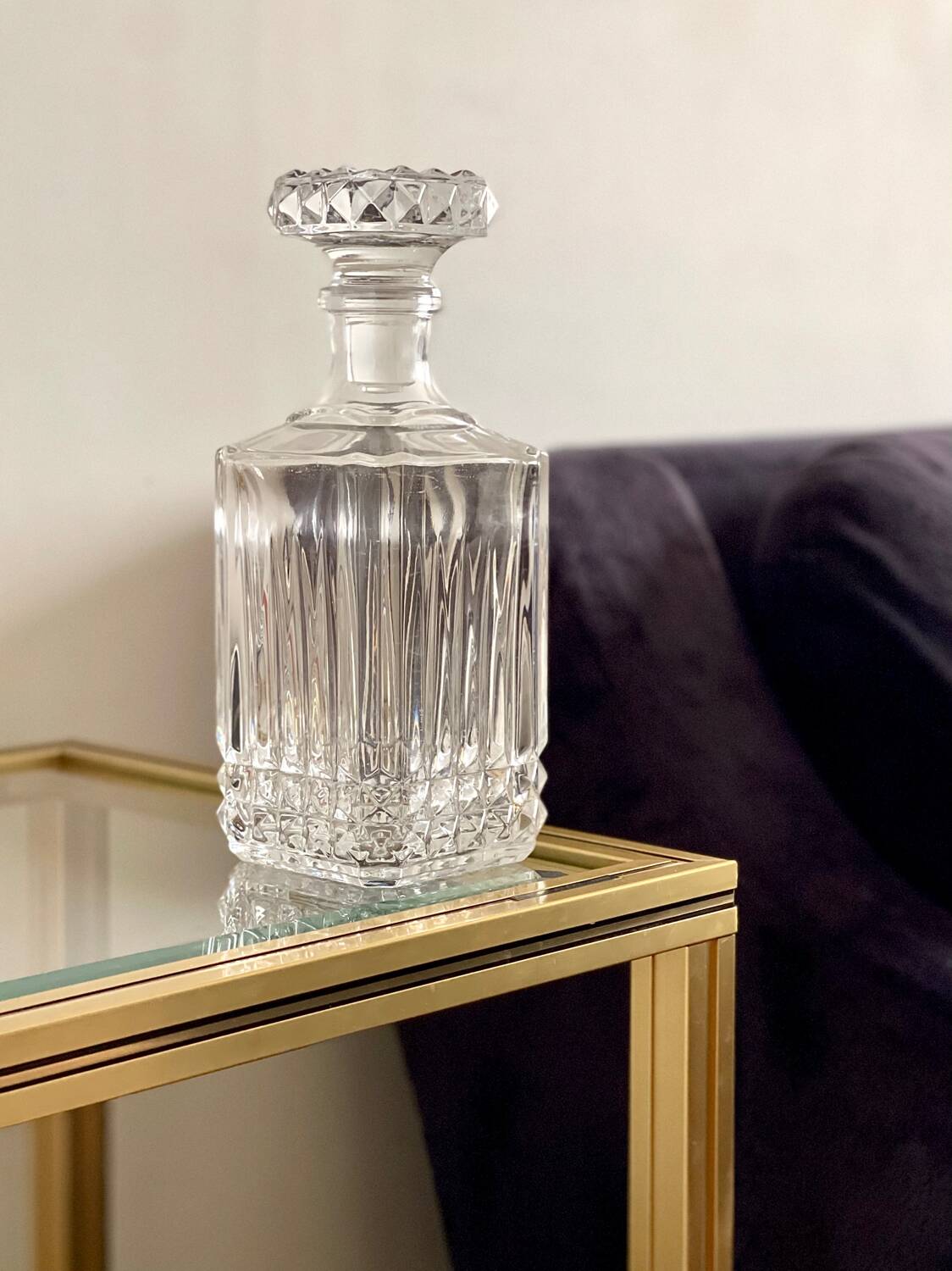 Cut crystal whisky decanter.