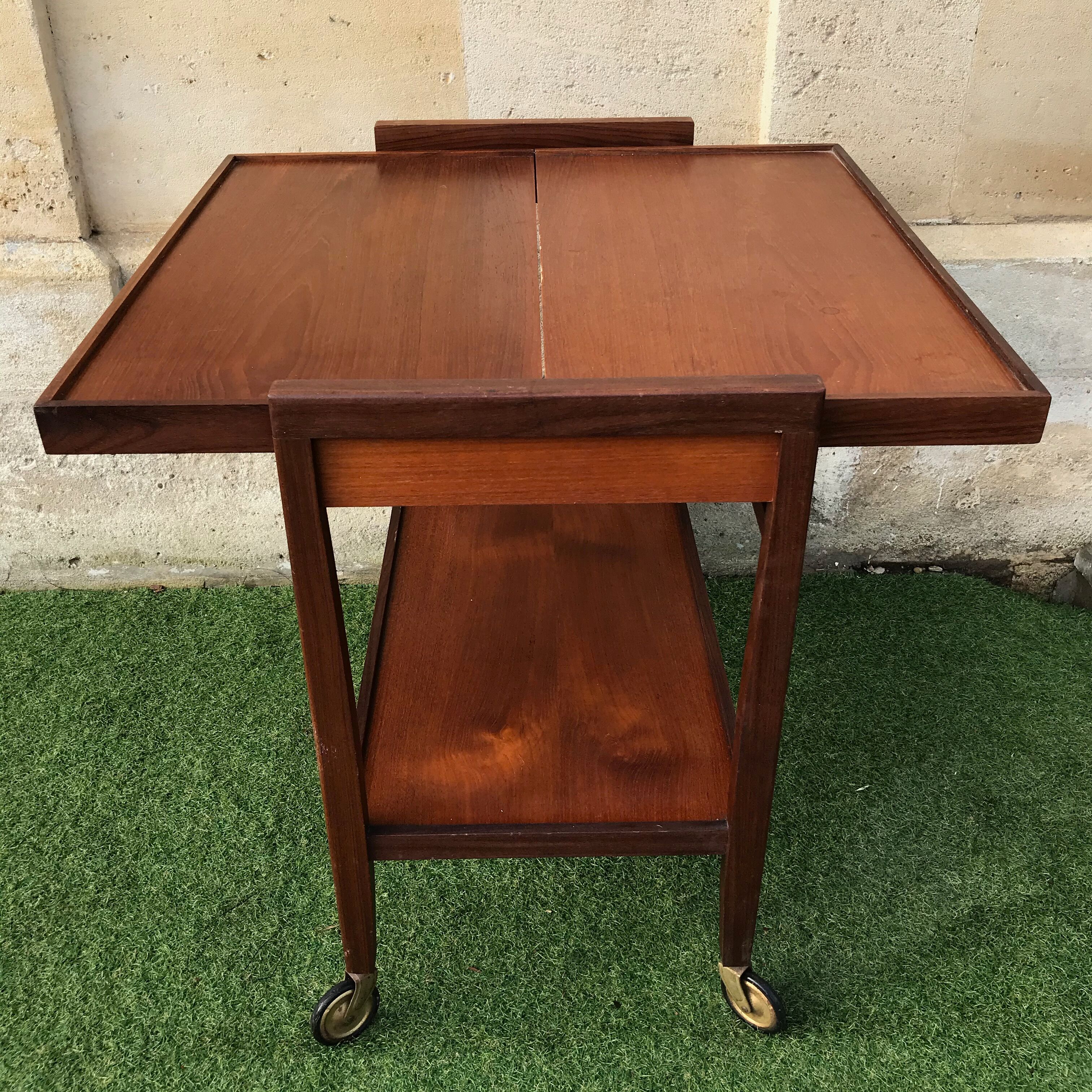 System-powered rolling service