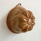 Decorative stoneware cake mould