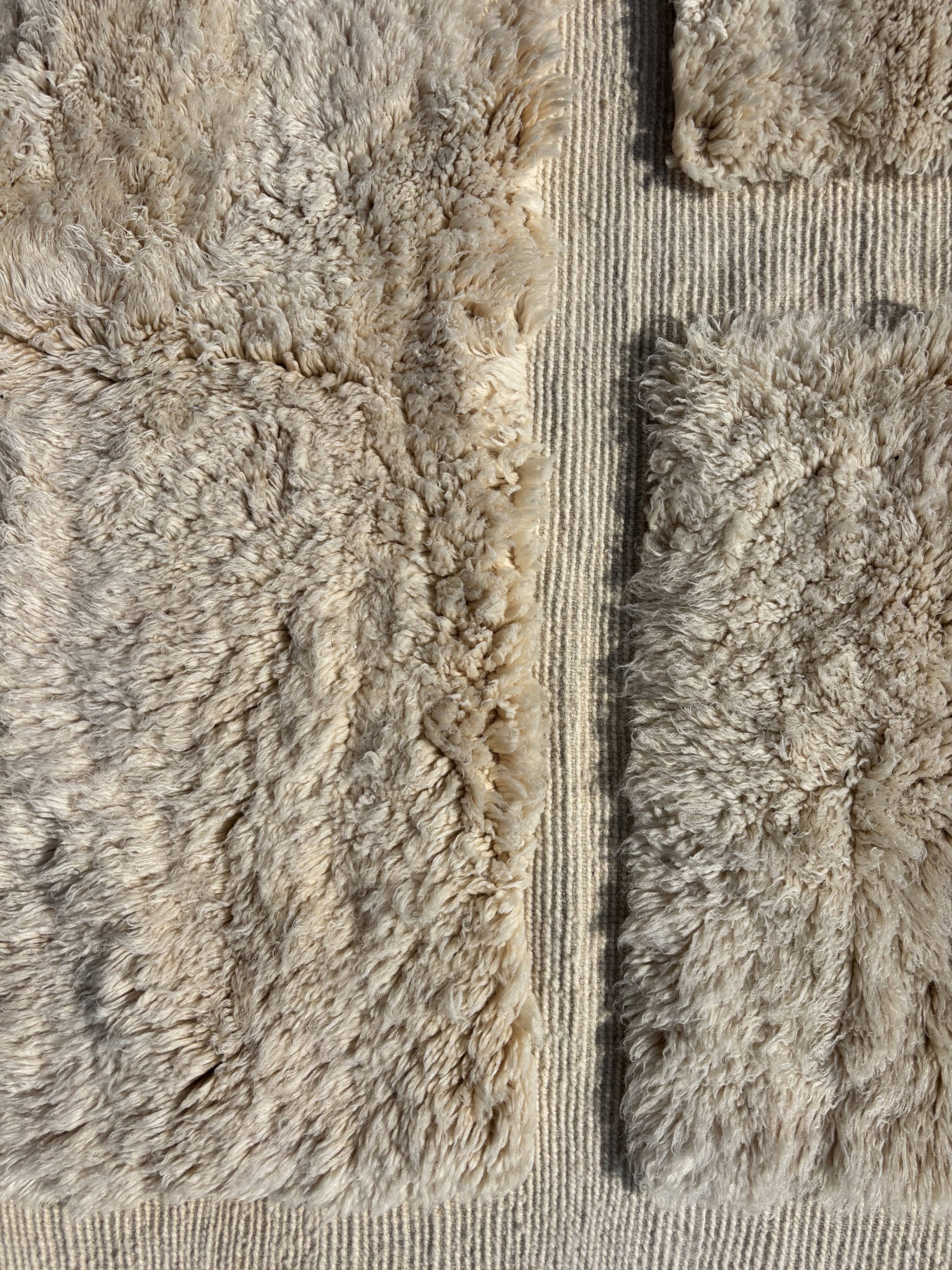 Moroccan Berber rug in white wool