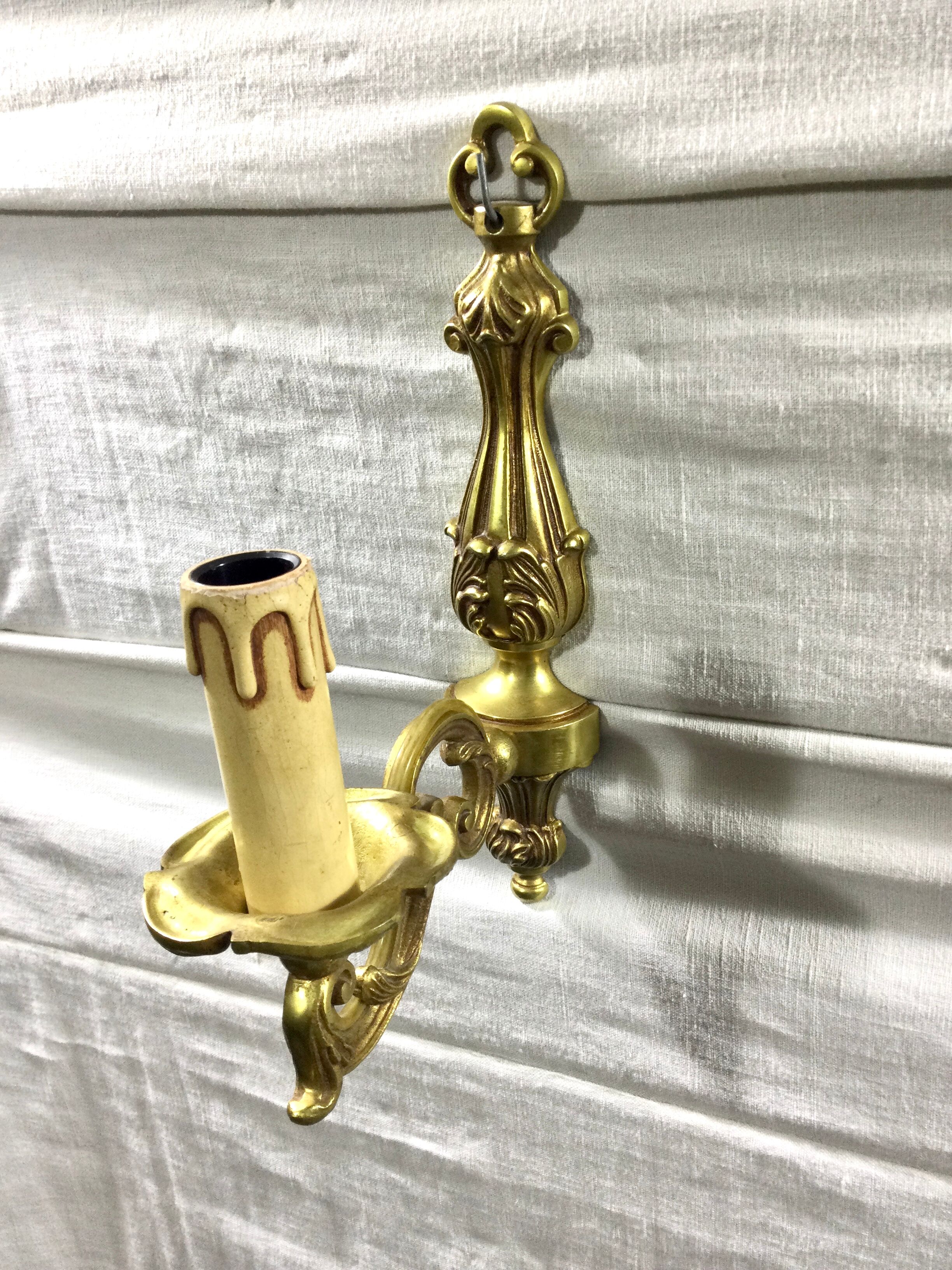 Applies 1 bronze light in Louis XV style