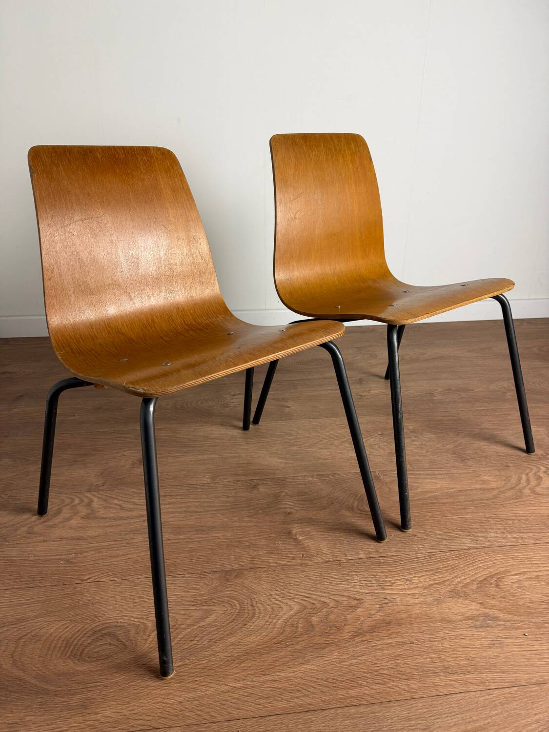Pair of “Papyrus” chairs attributed to Pierre Guariche, France 1950