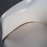 Eero Saarinen - Knoll Tulip armchairs