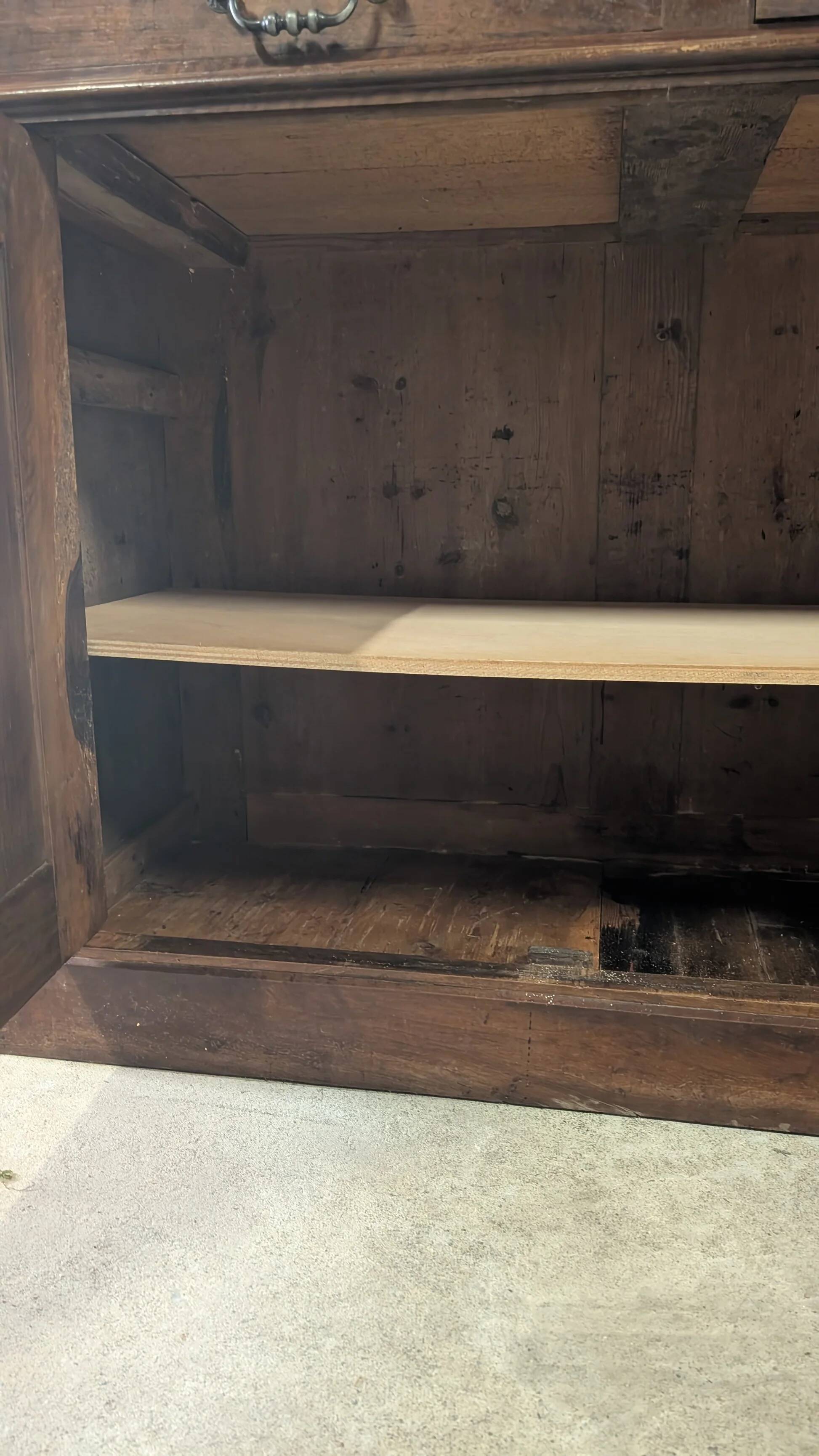 Solid wood display cabinet