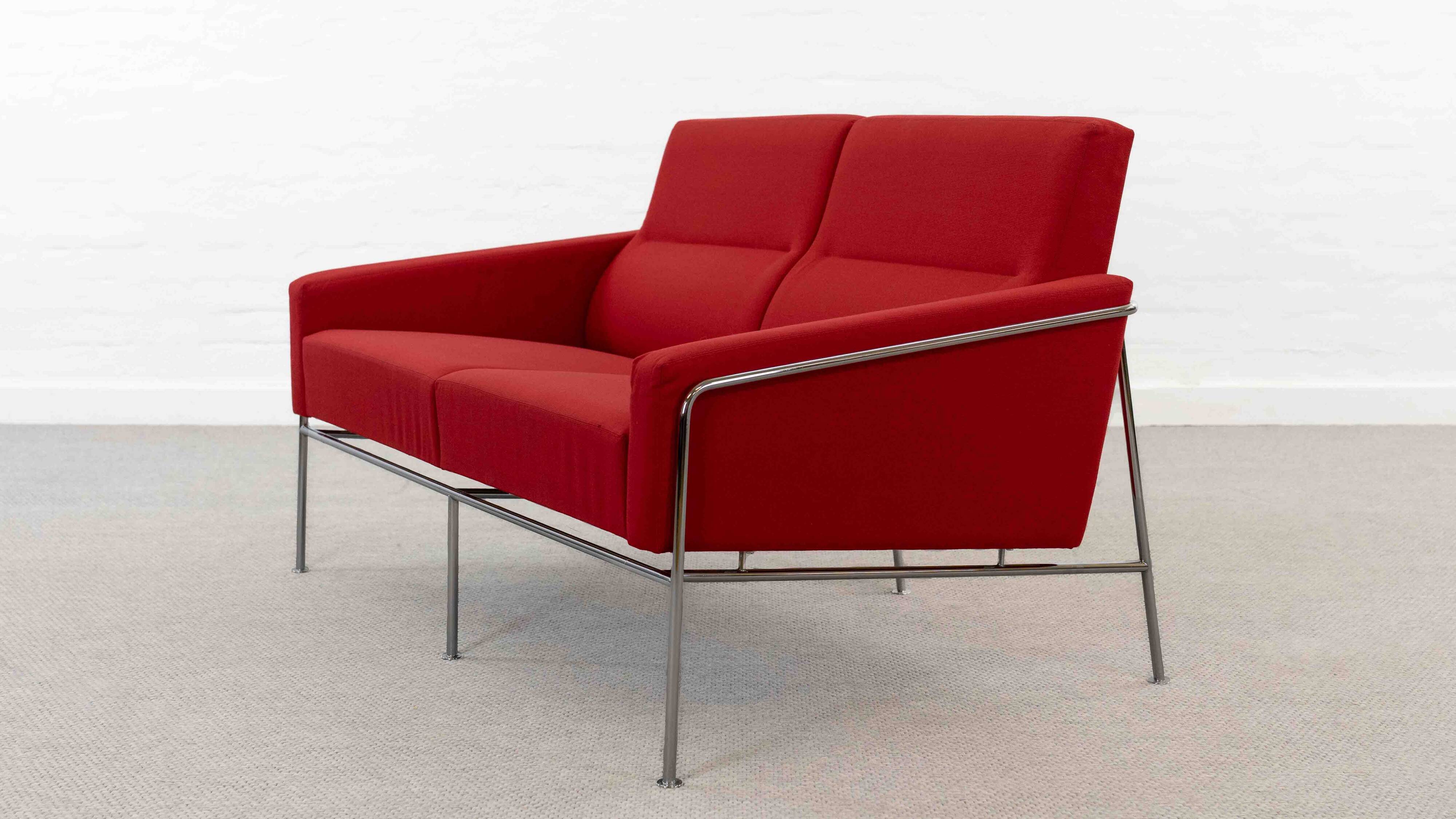 Airport Sofa Modell 3300 by Arne Jacobsen for Fritz Hansen