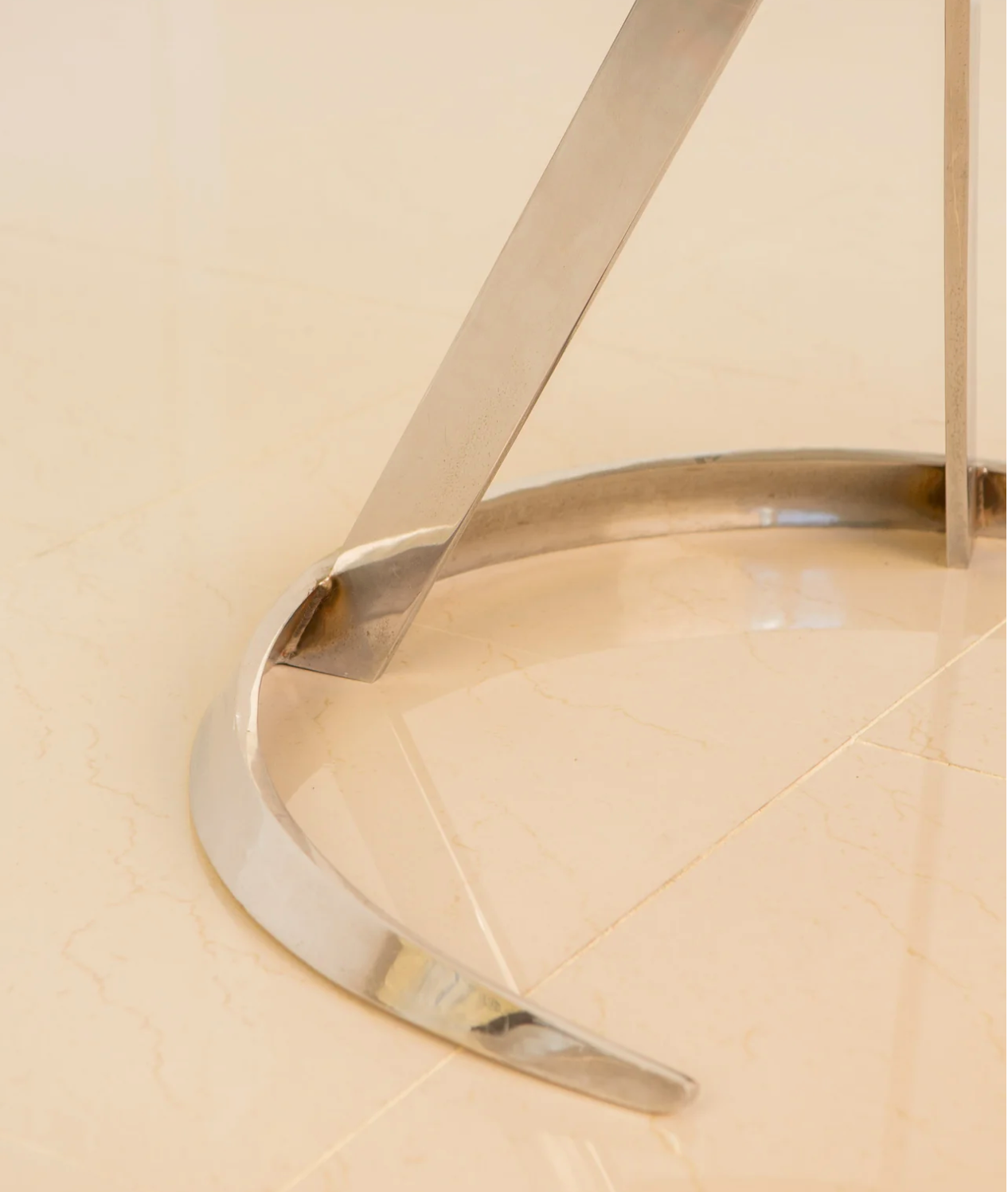 Table design Vform production Euro International Steel Furniture