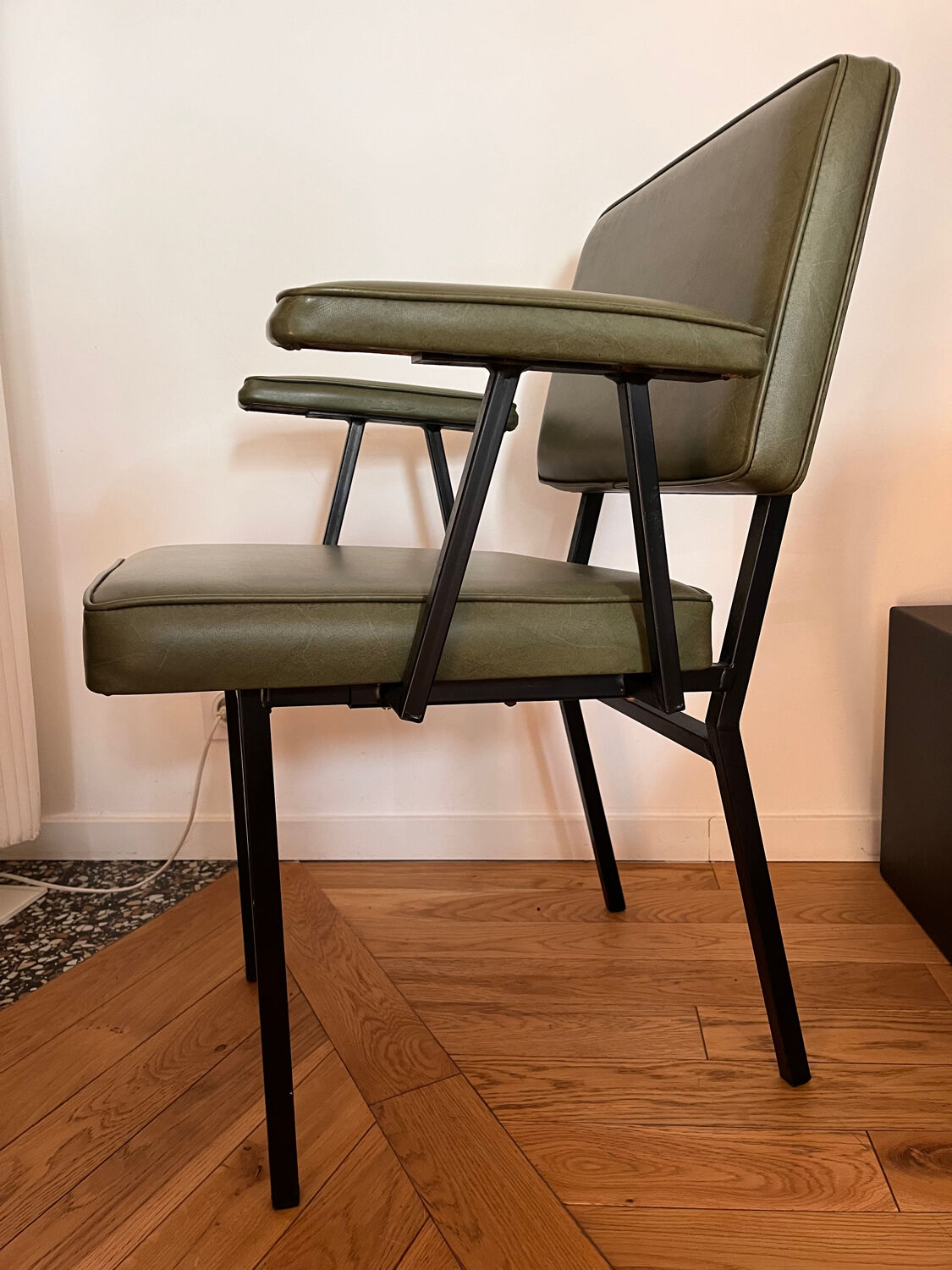 Khaki Scandinavian armchair