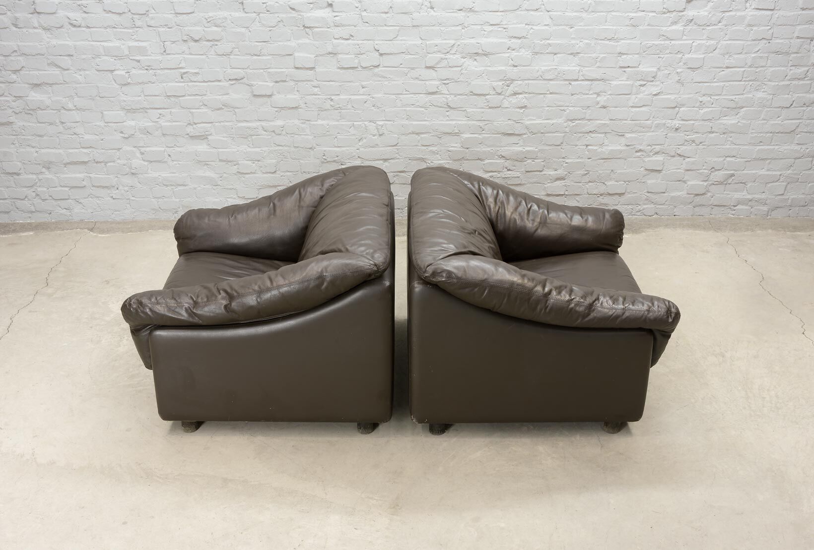 Comfortable Leolux Seal Brown Leather Lounge Chairs The Netherlands 1970s