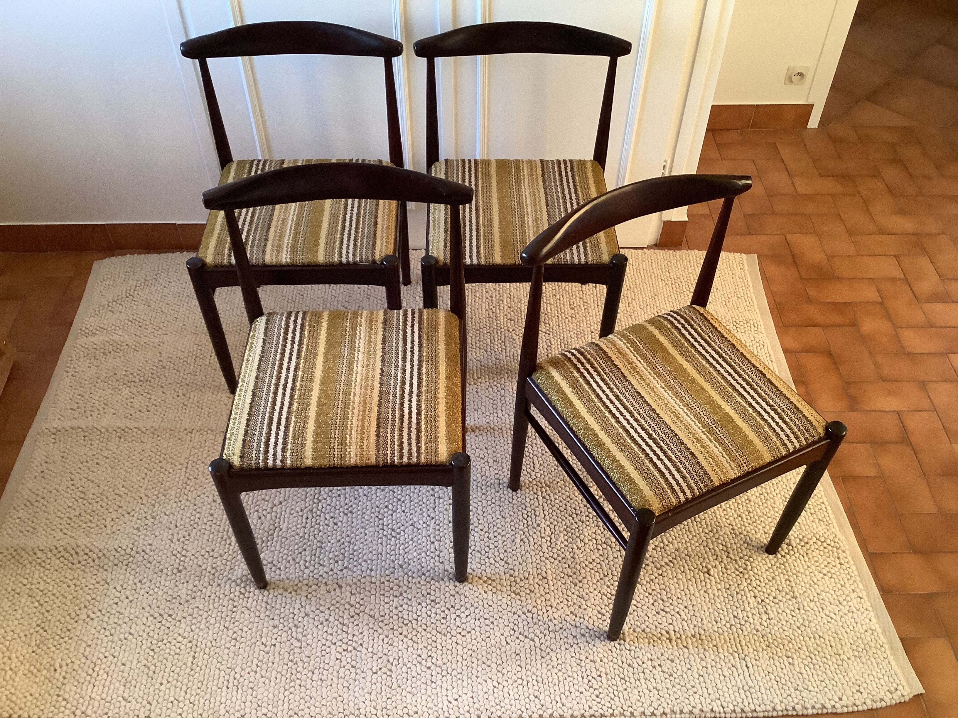 Lot of 4 Scandinavian chairs
