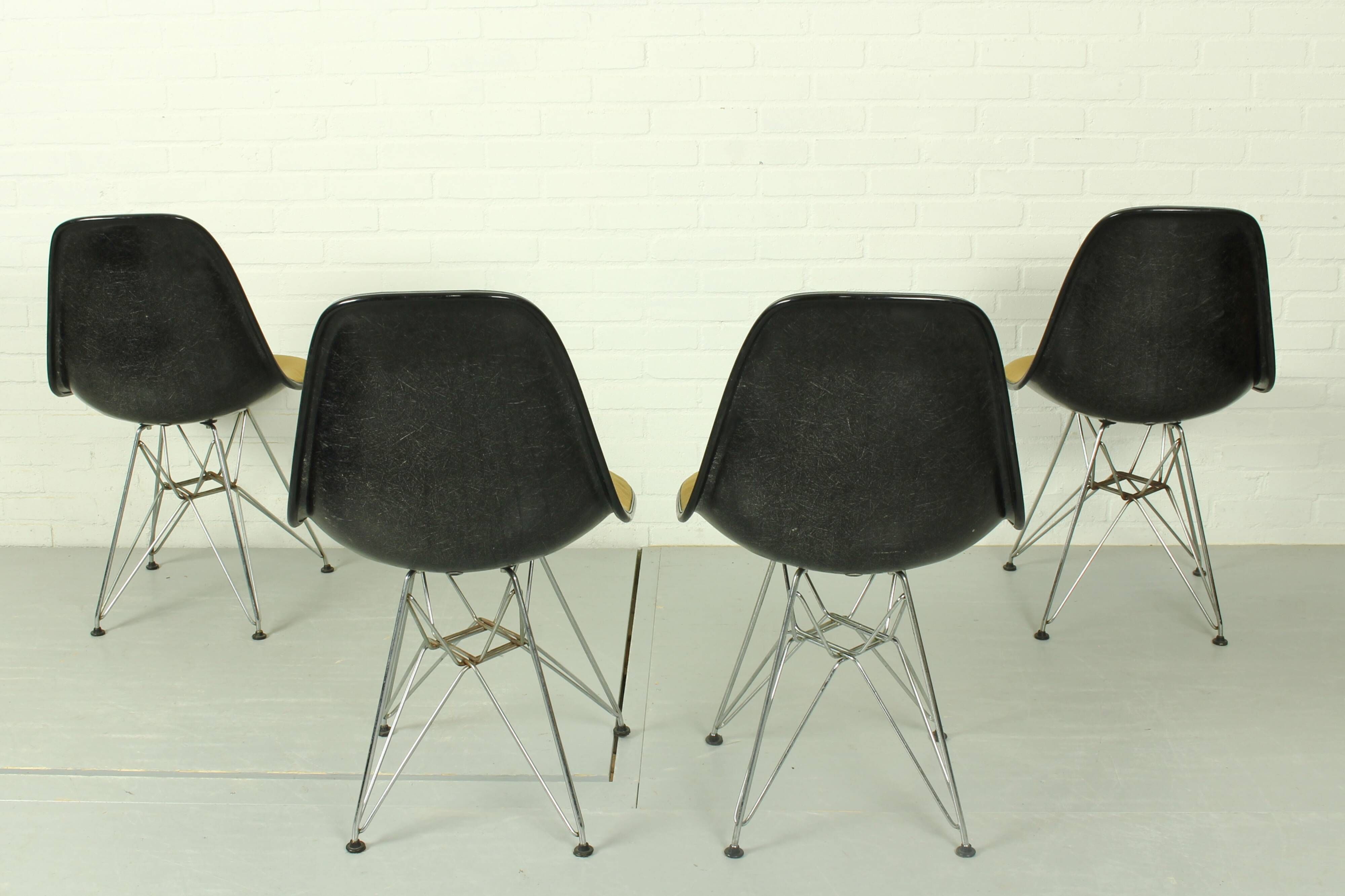 Set of 4 Yellow Herman Miller Original Vintage Eames Upholstered DSR Dining Side Chair, 1960s