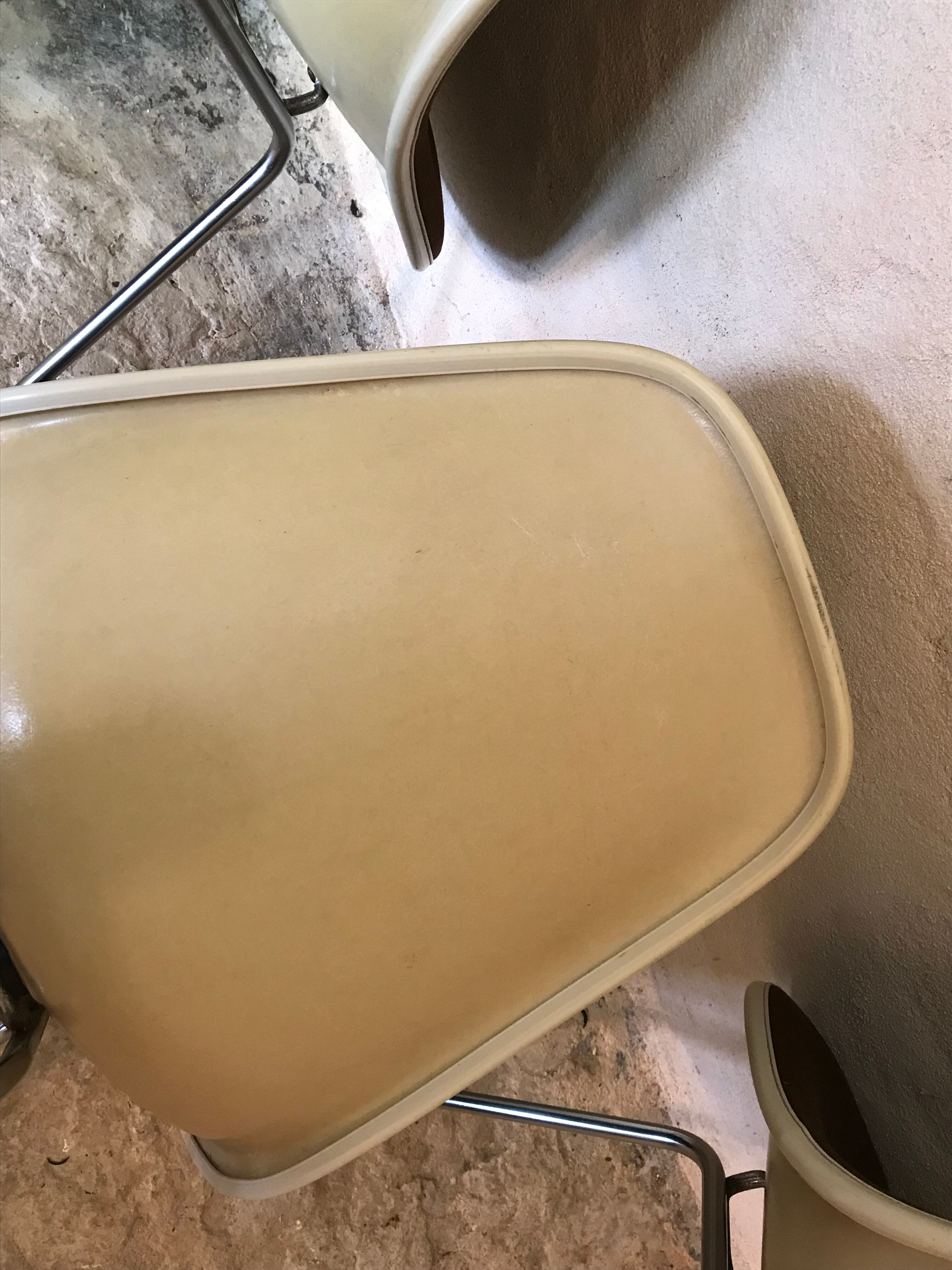 Set of 6 Charles and Ray Eames chairs for Herman Miller, 1960-70's