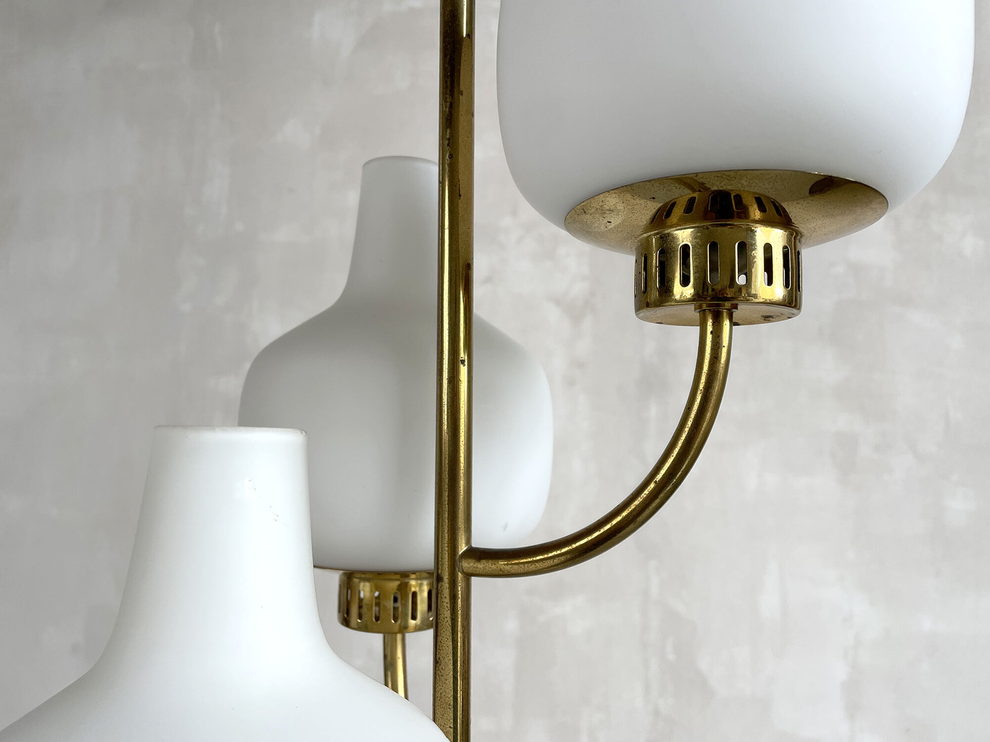 Stilnovo, floor lamp with three opalines, Italy 1950