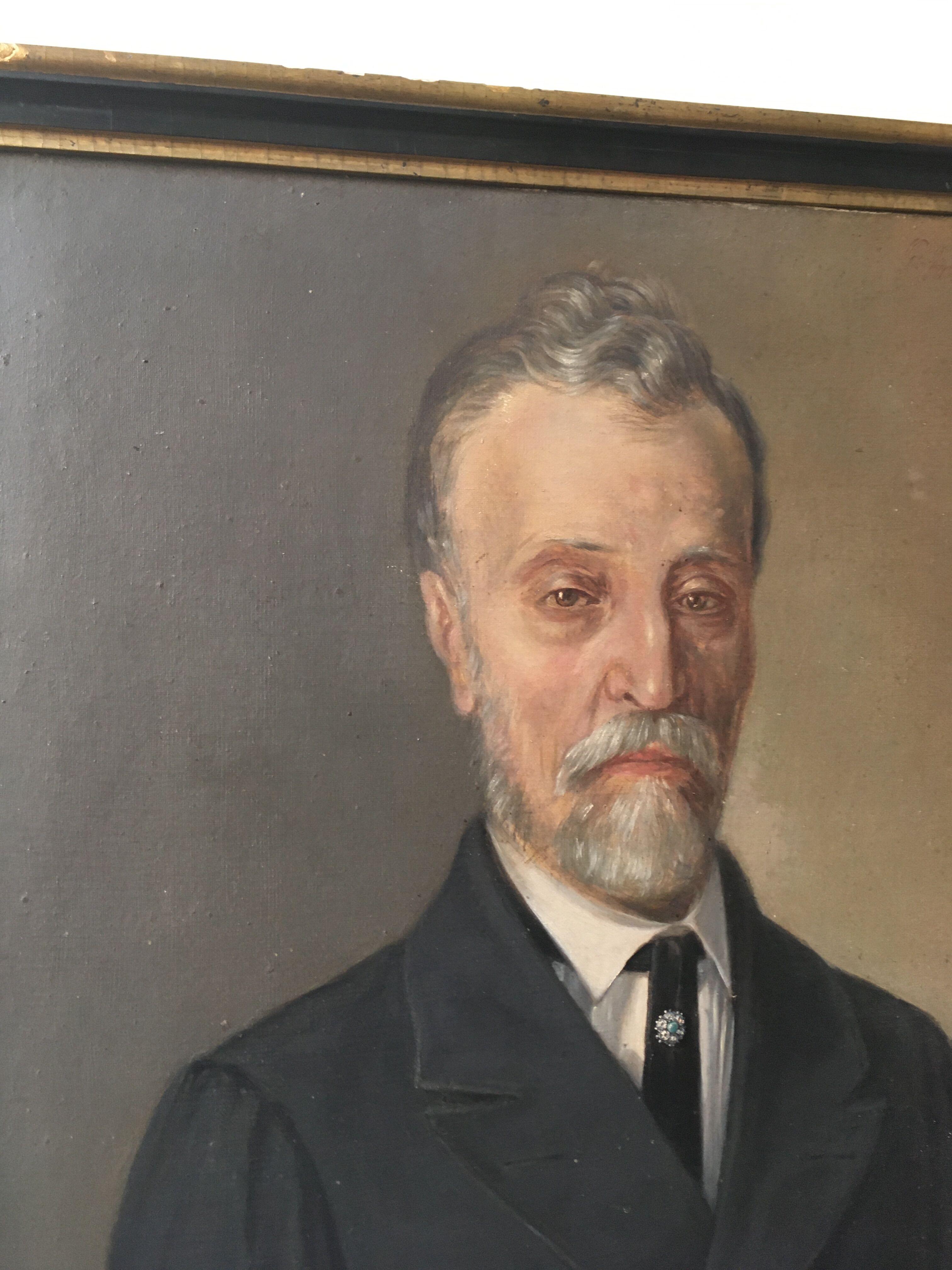 Portrait signed oil , date 19th ieme