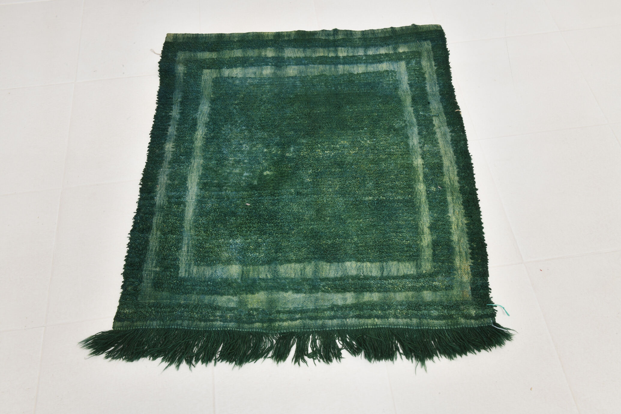 3x3 square green vintage rug 94x105cm