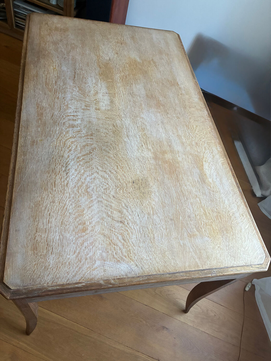 Compass leg desk