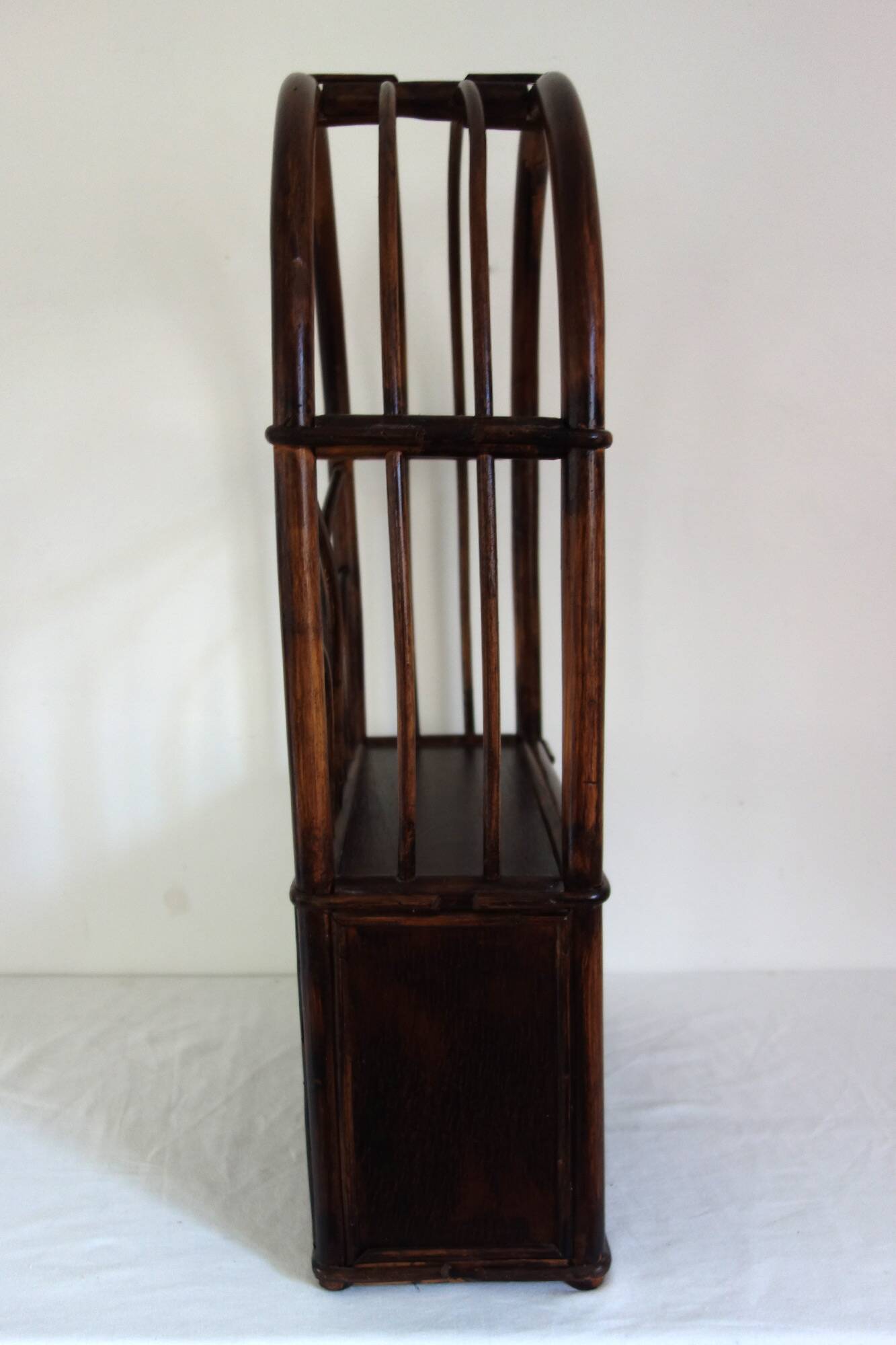 Petite étagère en rotin vintage