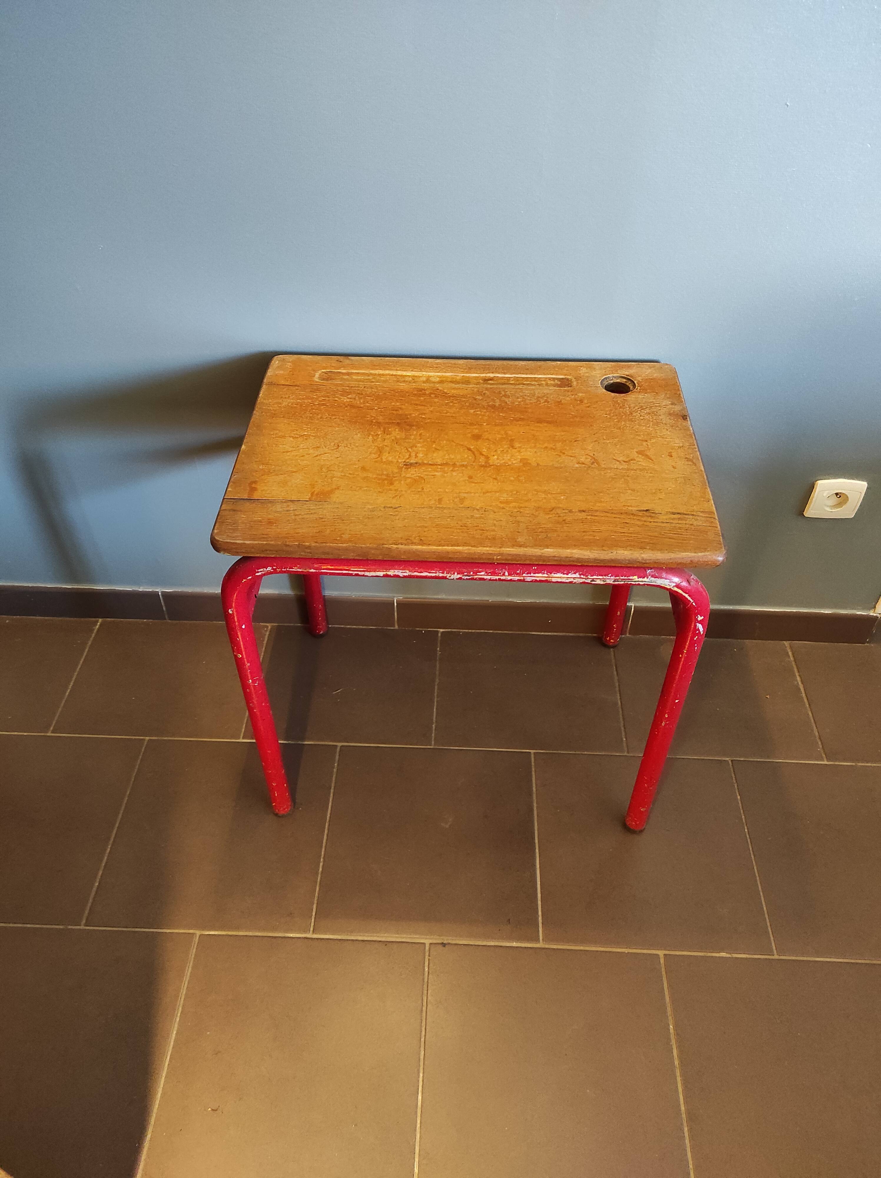 School desk in oak and red metal 1960