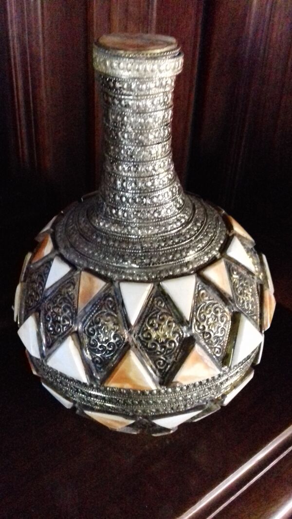 Bouteille en céramique tunisienne ancienne