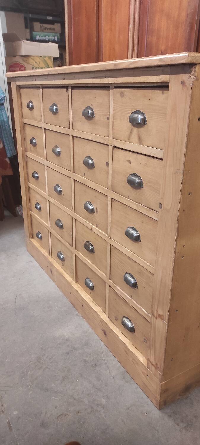 Seed trader's furniture with 20 fir drawers