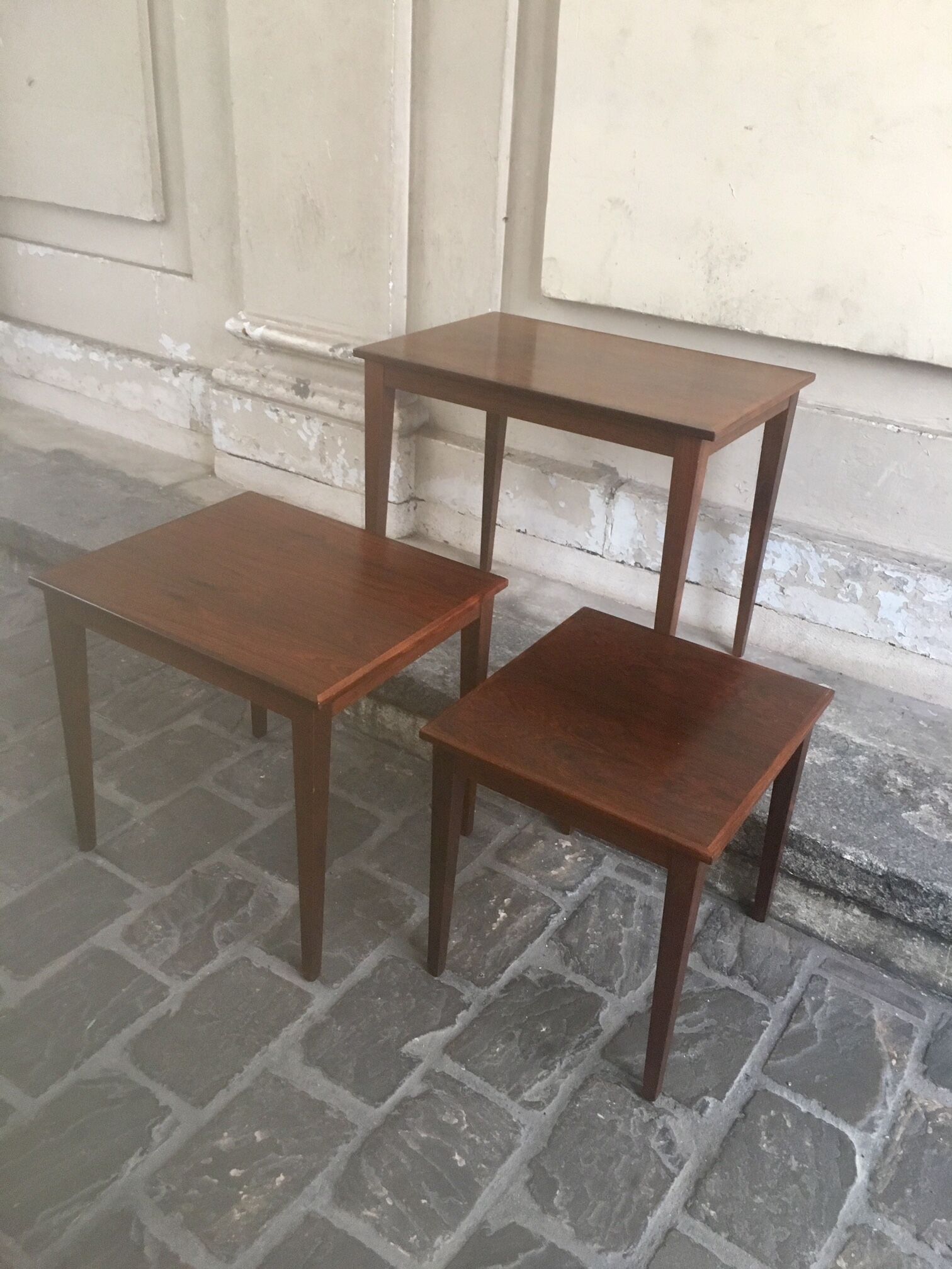 Pull-out tables scandinavians