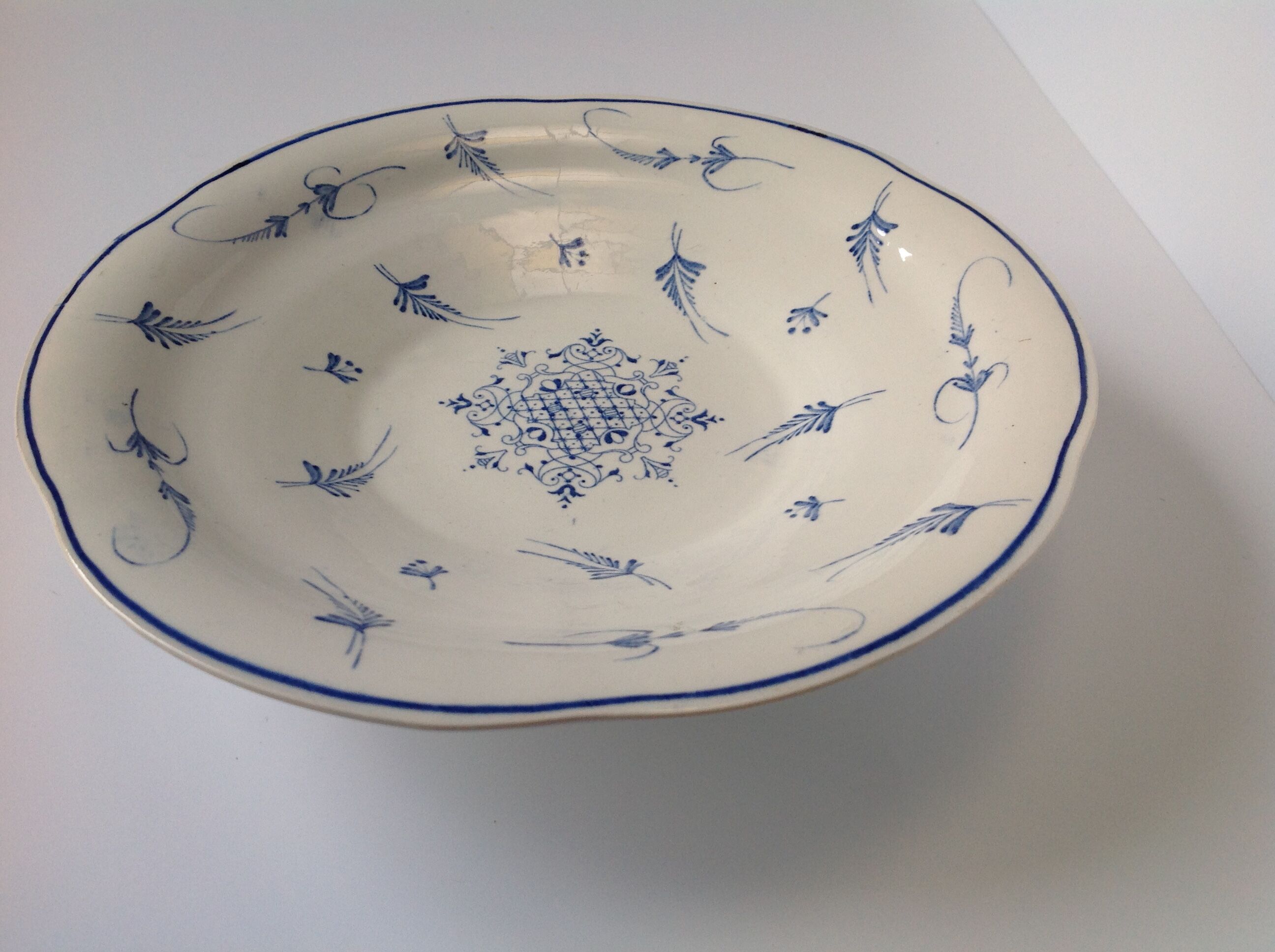 Lot of 2 old Gien presentation plates