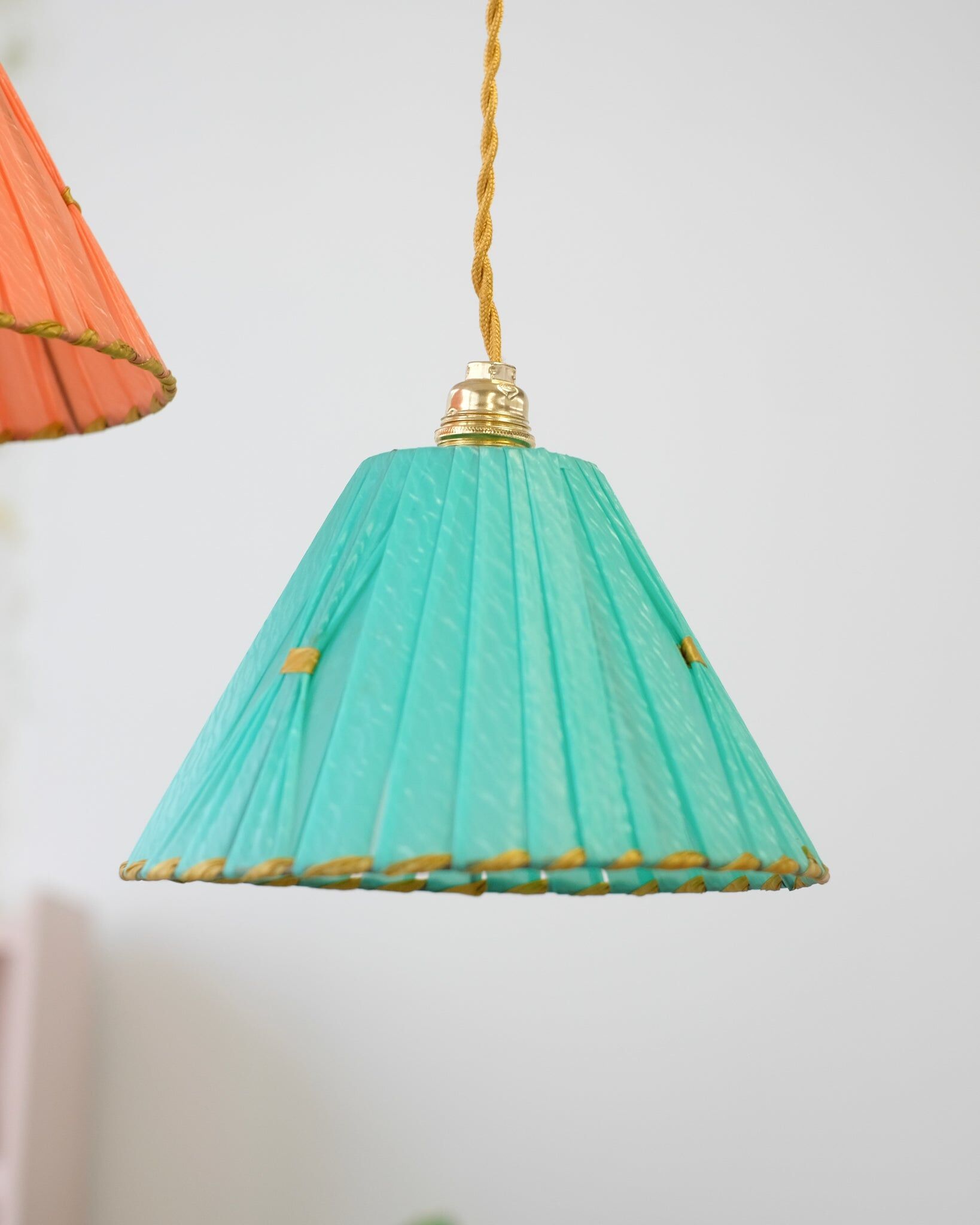 5 ribbon hanging lamps