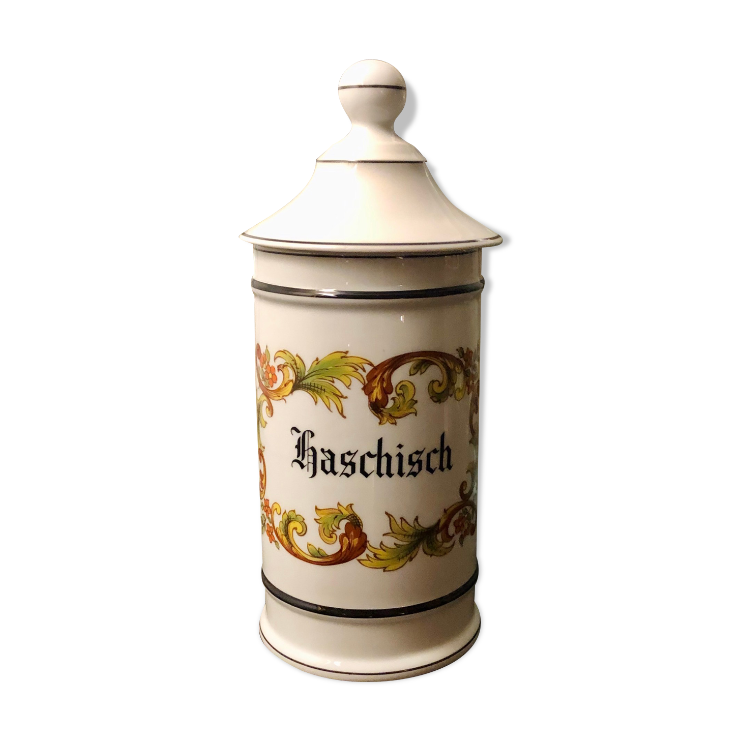 Porcelain pharmacy pot