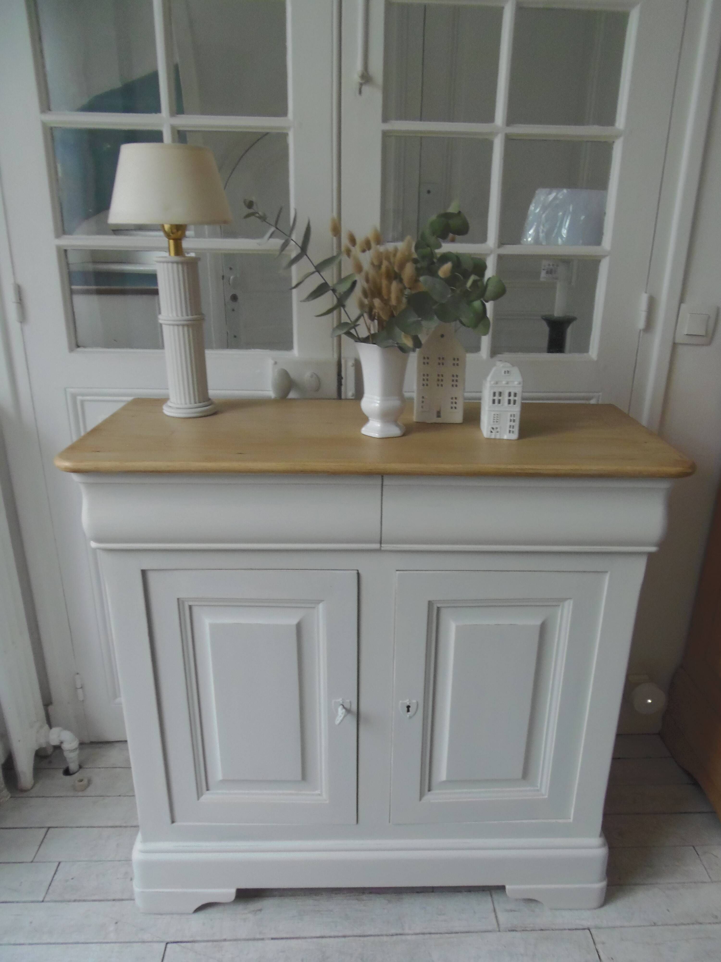 Louis Philippe style sideboard with pearl gray patina, 2 doors, drawers, wooden top.