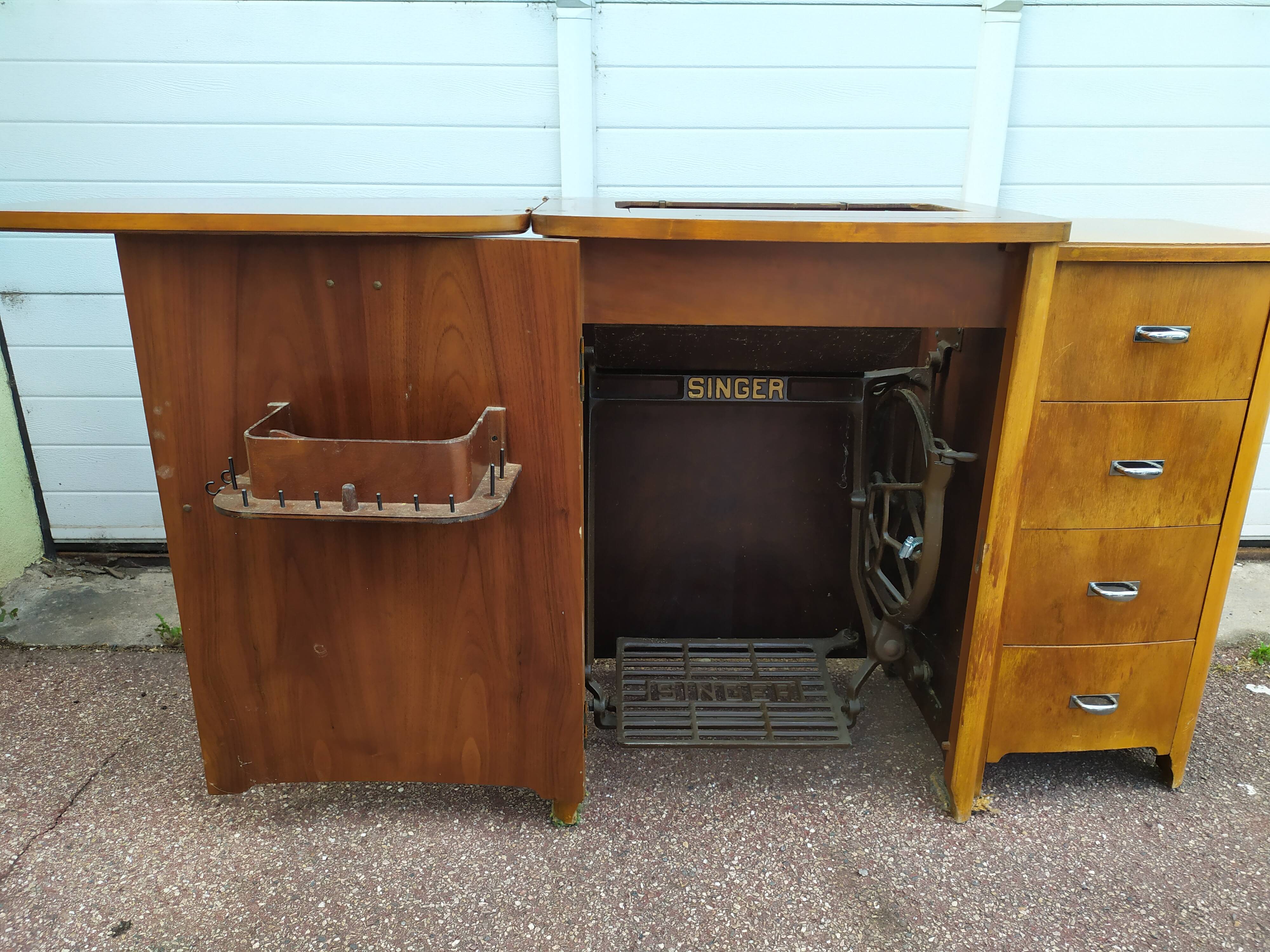 Meuble pour machine a coudre Singer - petit Bureau