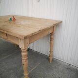 wooden dining table, vintage, turned legs, firm table style