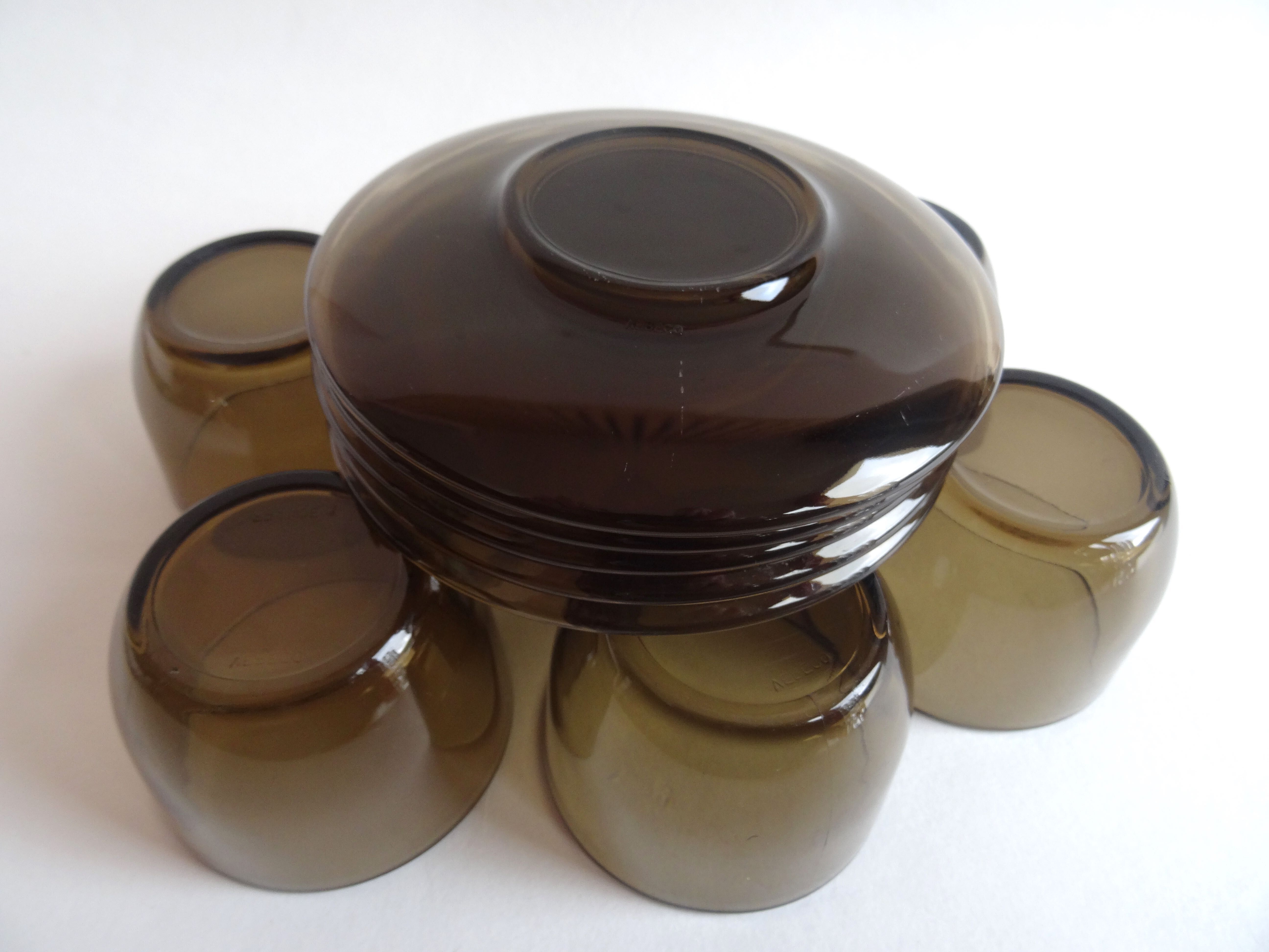 Brown Vereco coffee cups