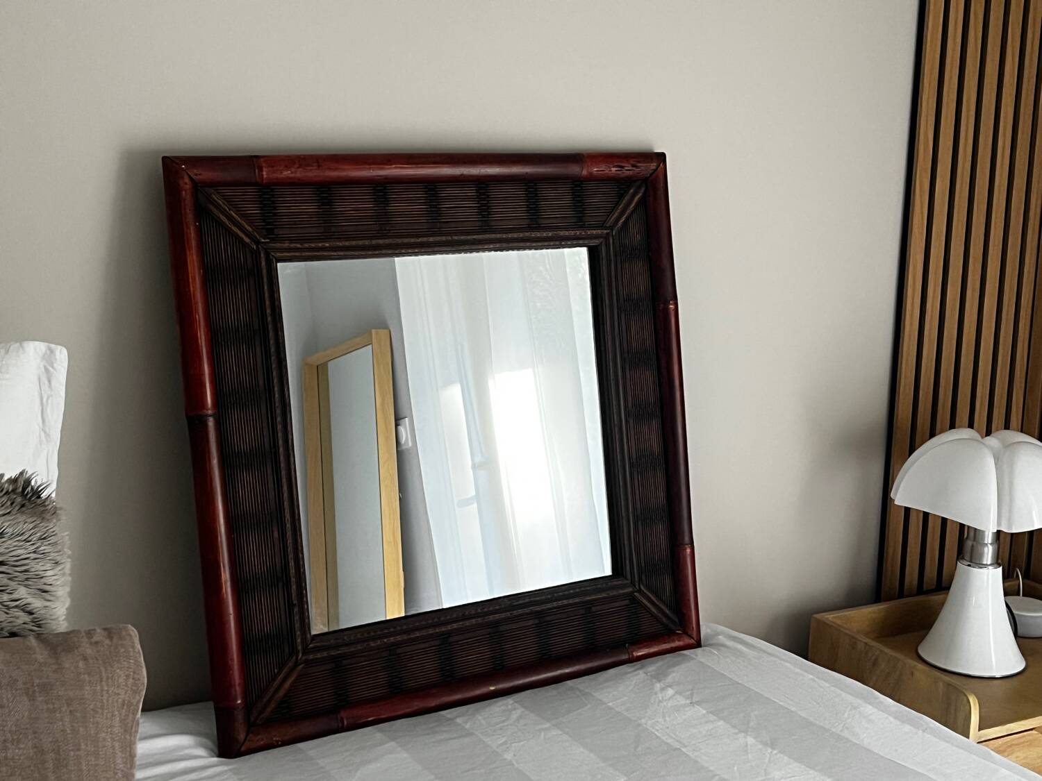 70×70 colonial style wall mirror – natural rattan frame, very good condition