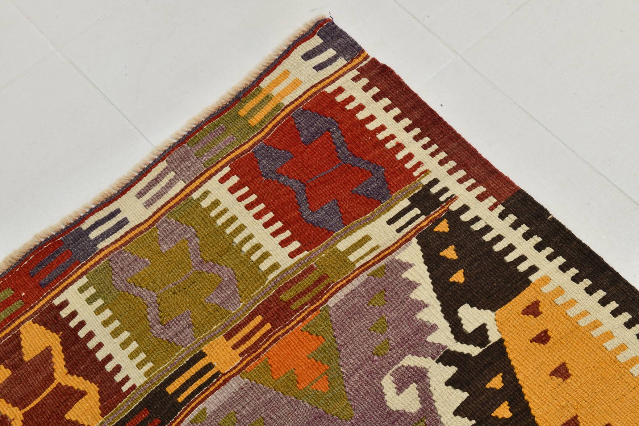 5x9 Geometric Style Vintage Kilim Rug,