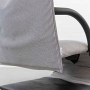Fauteuil zen avec repose-pieds par claude brisson pour ligne roset