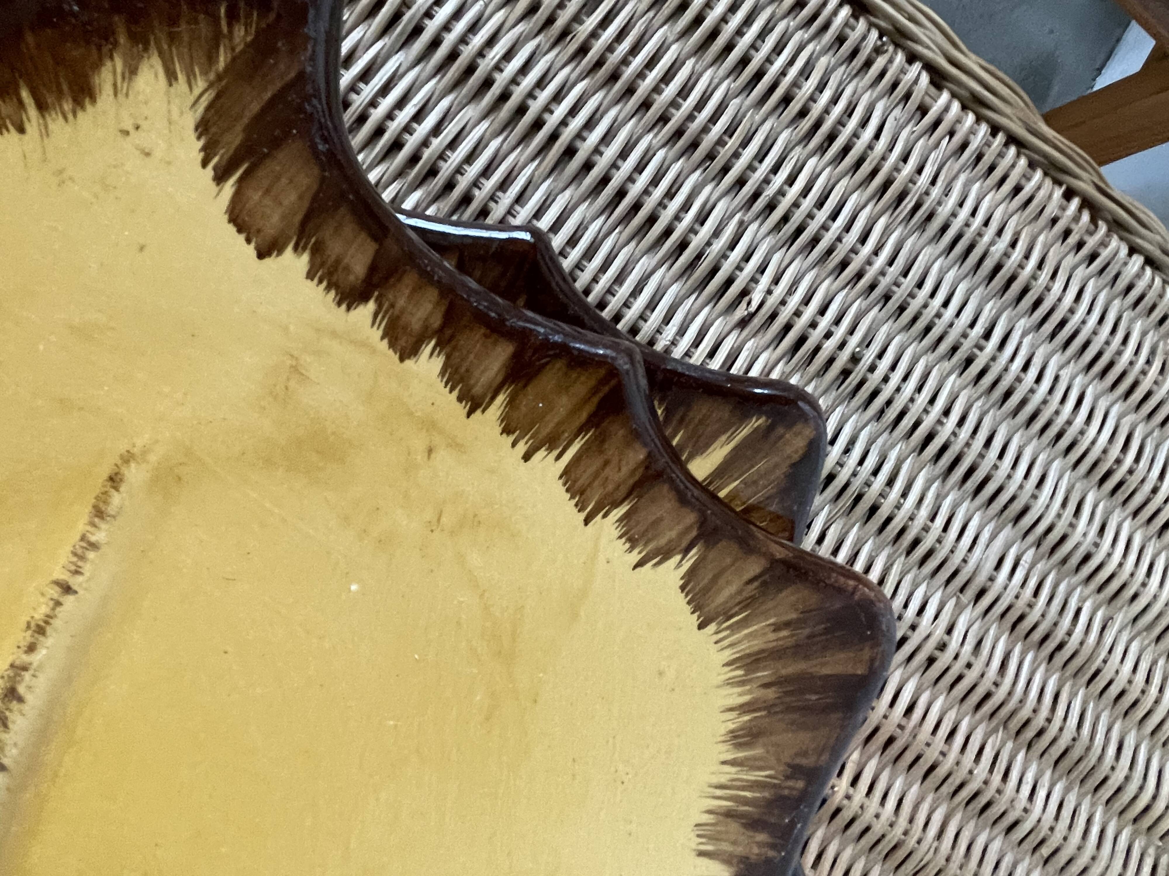 2 assiettes « feuille » céramique jaune