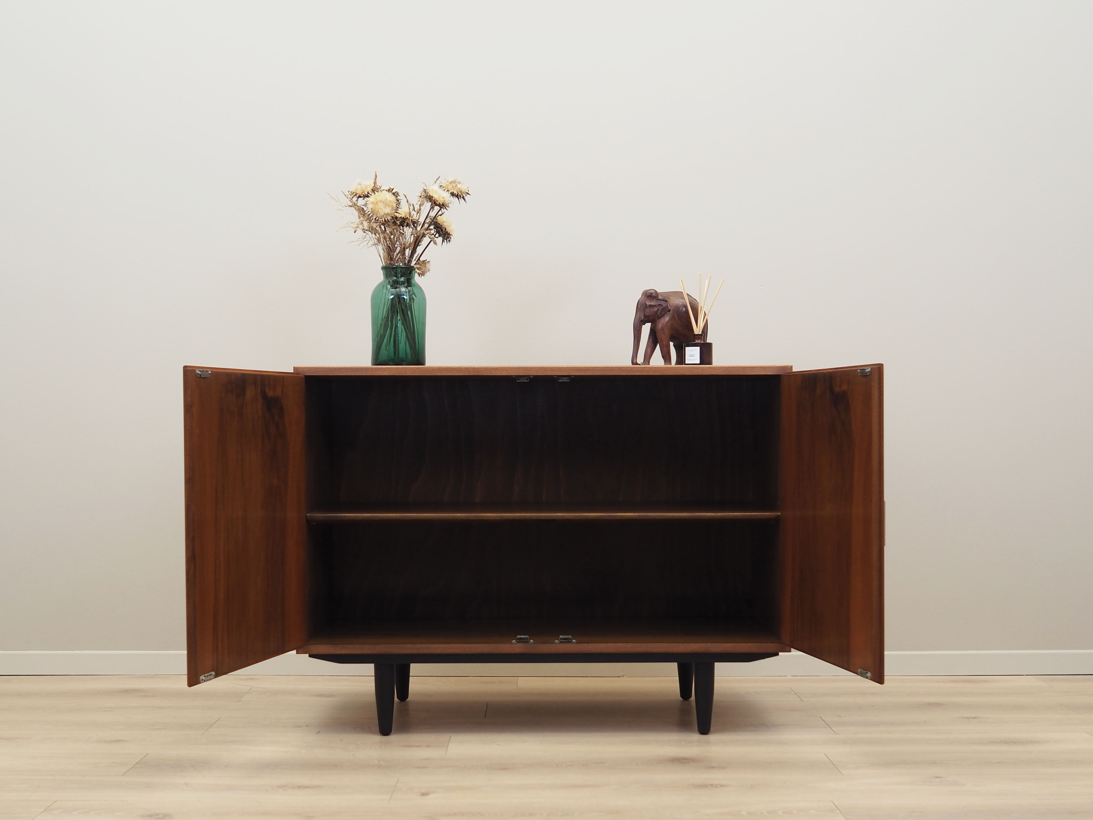 Walnut cabinet, Danish design, 1960s, designer: Børge Mogensen