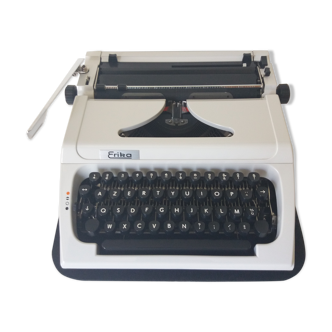 Machine à écrire Erika