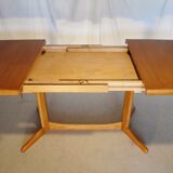 Scandinavian expandable rectangular table in teak