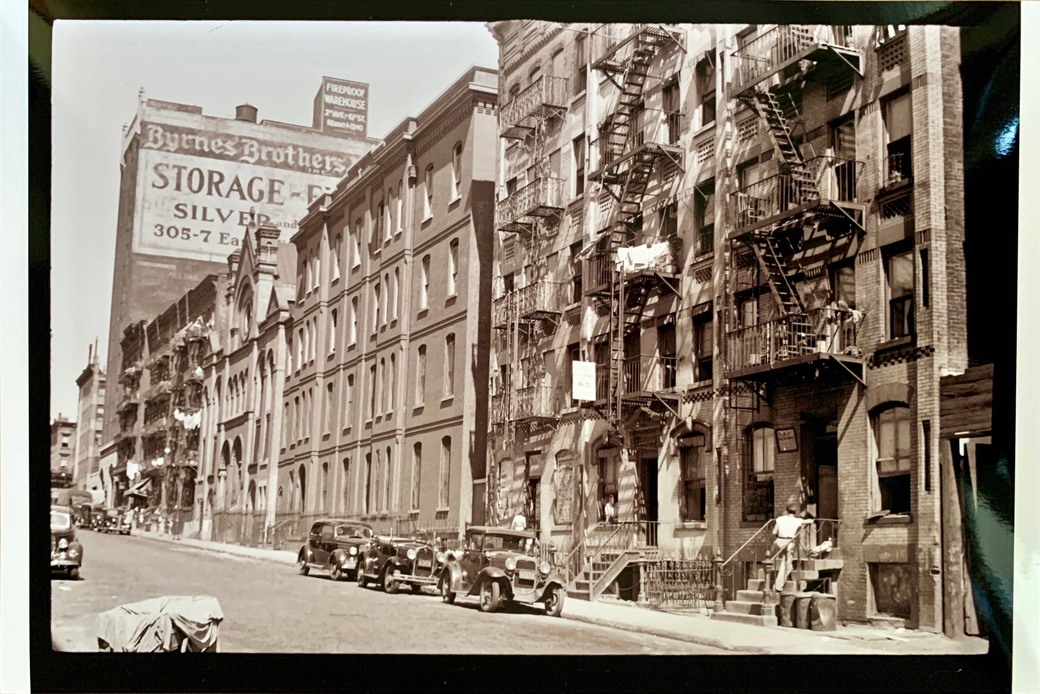 Manhattan Vintage — The raw charm of old New York.