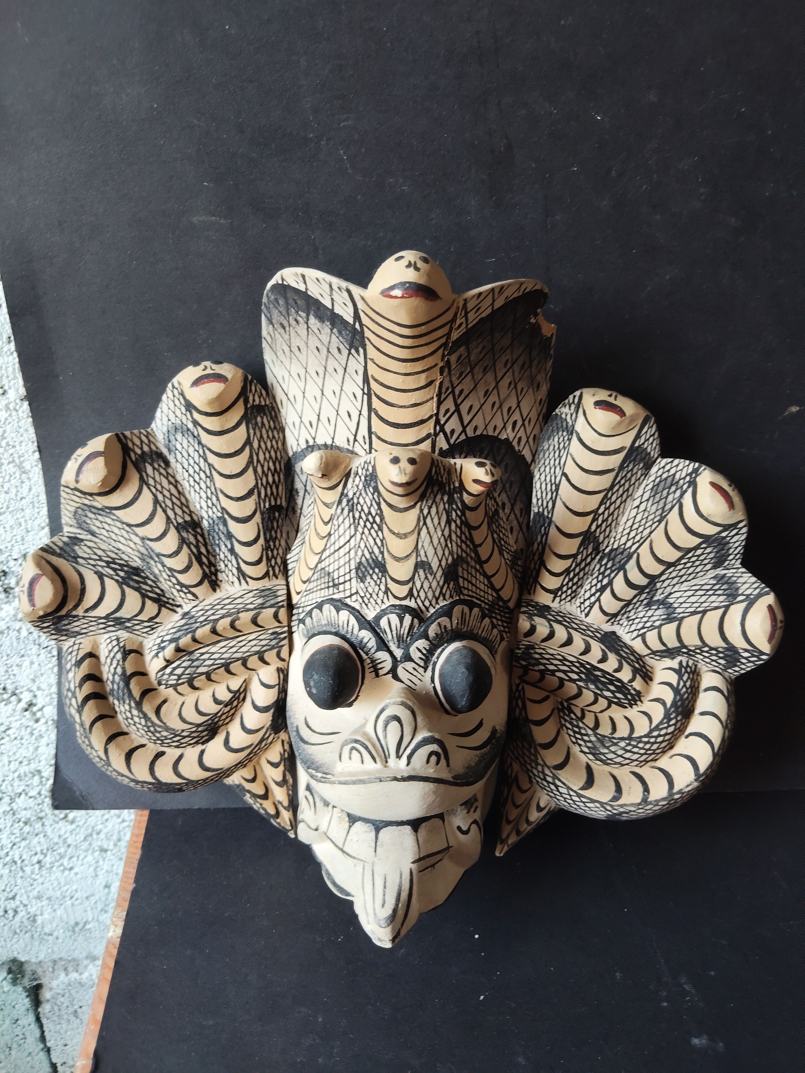 Ancient Balinese mask in carved wood – Protective Naga – Sculpture a