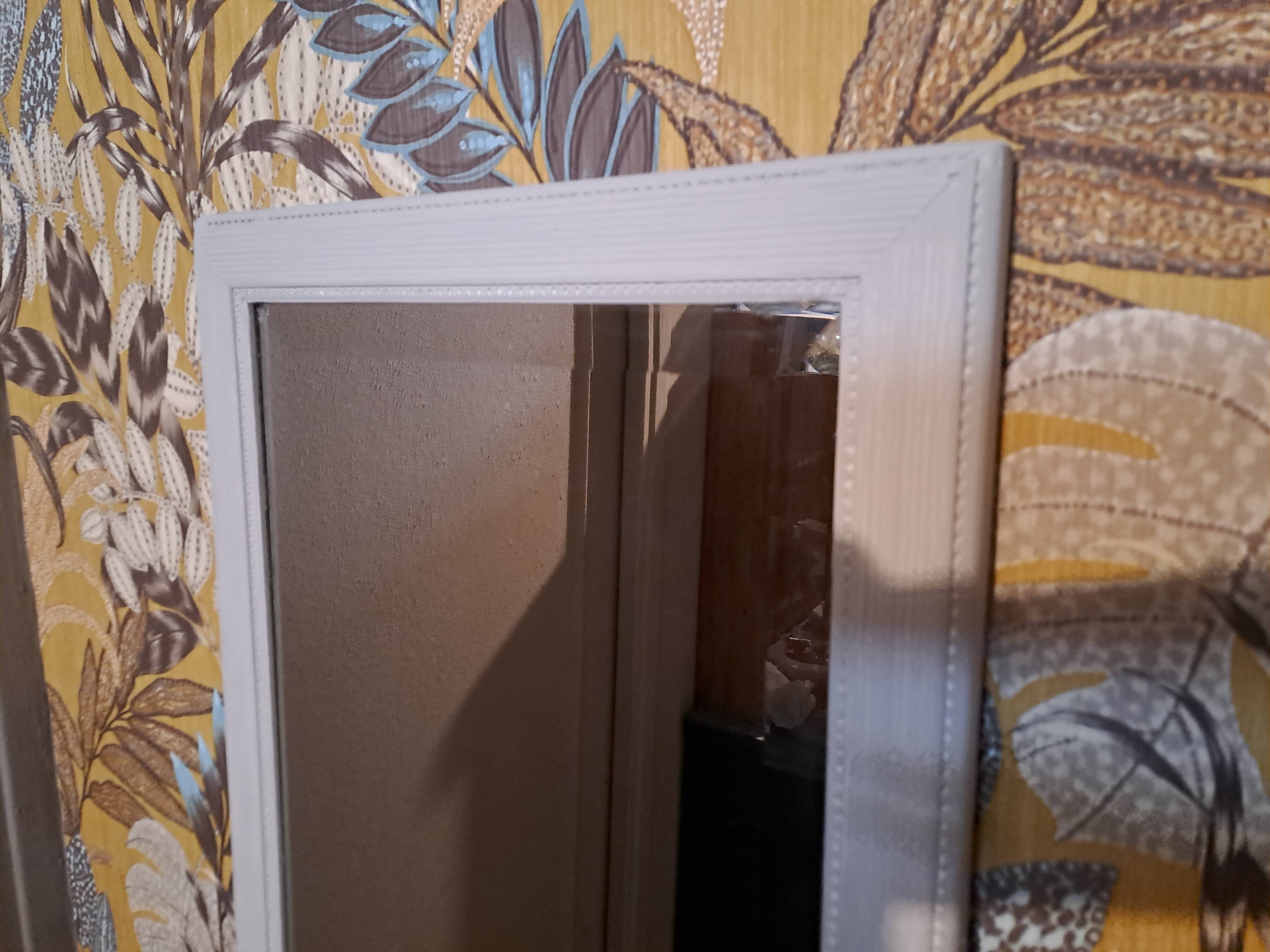 Rectangular mirror in light grey painted wood and beveled glass
