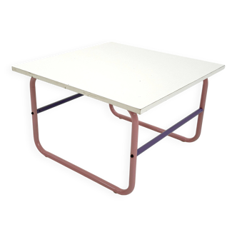 Table basse tubulaire rose et mauve, 1980