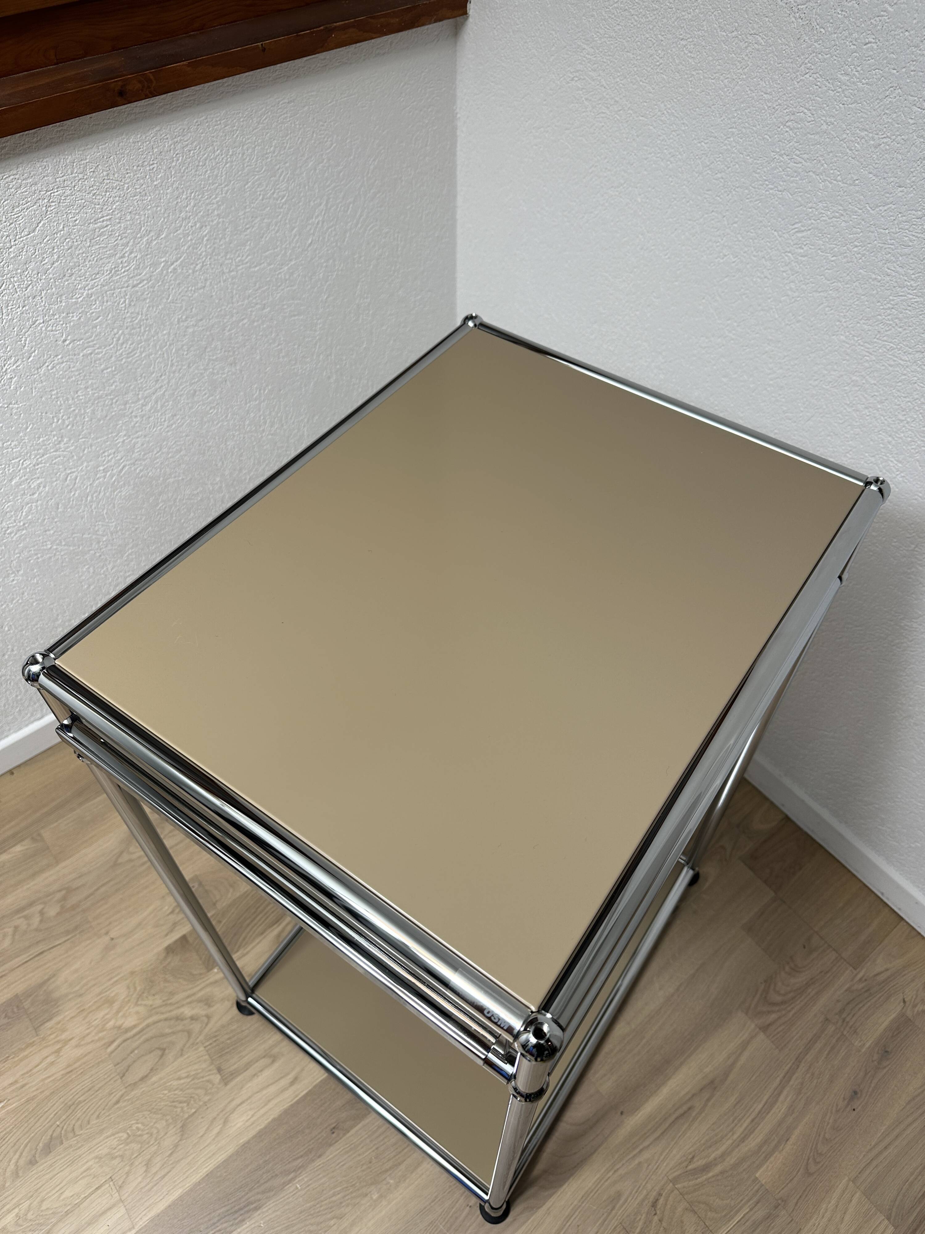 USM Haller side table in Beige