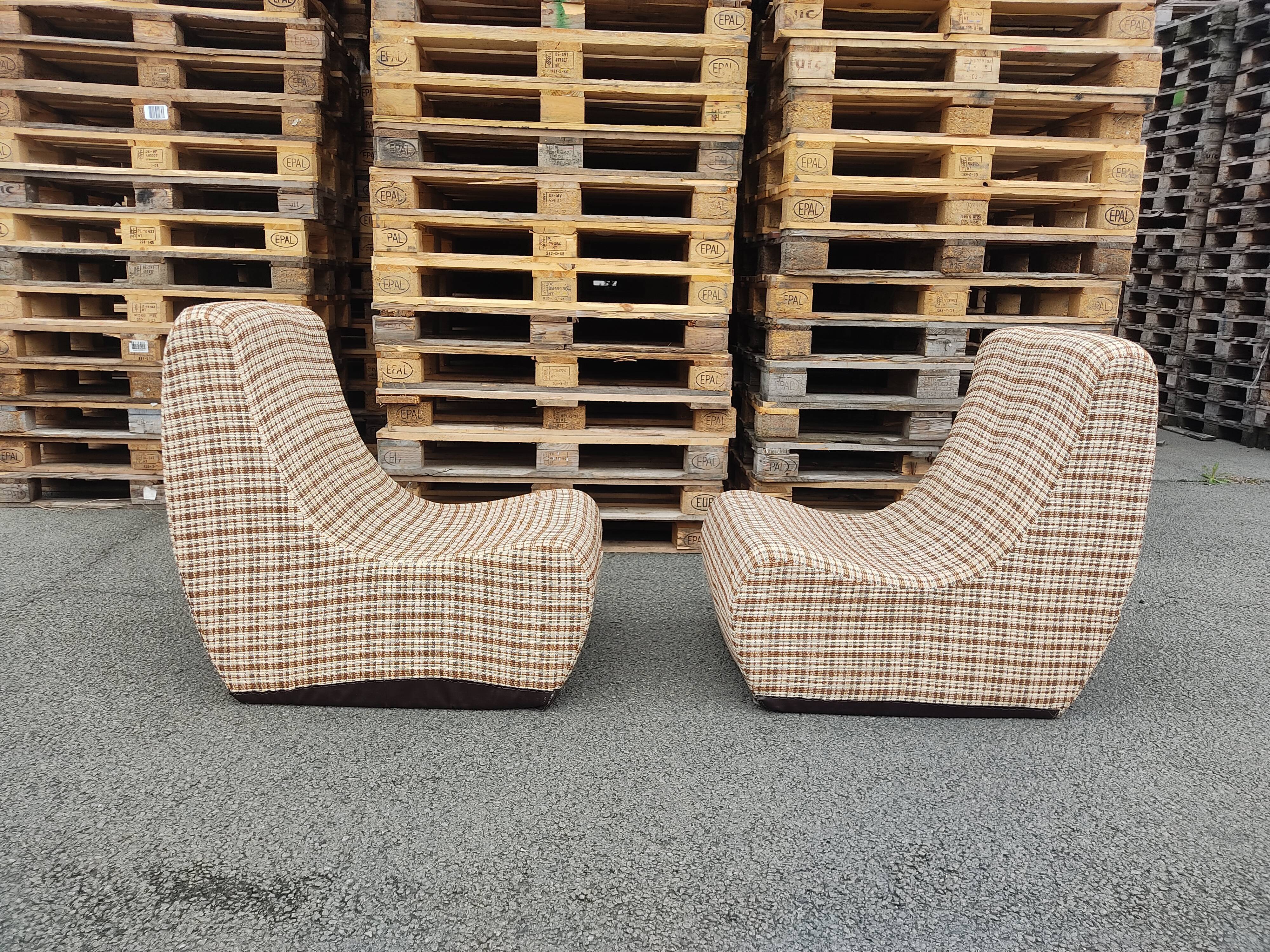 Paire de chauffeuses vintage