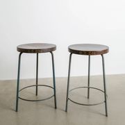 Paire de tabourets de bar hauts Pierre Jeanneret, années 1950