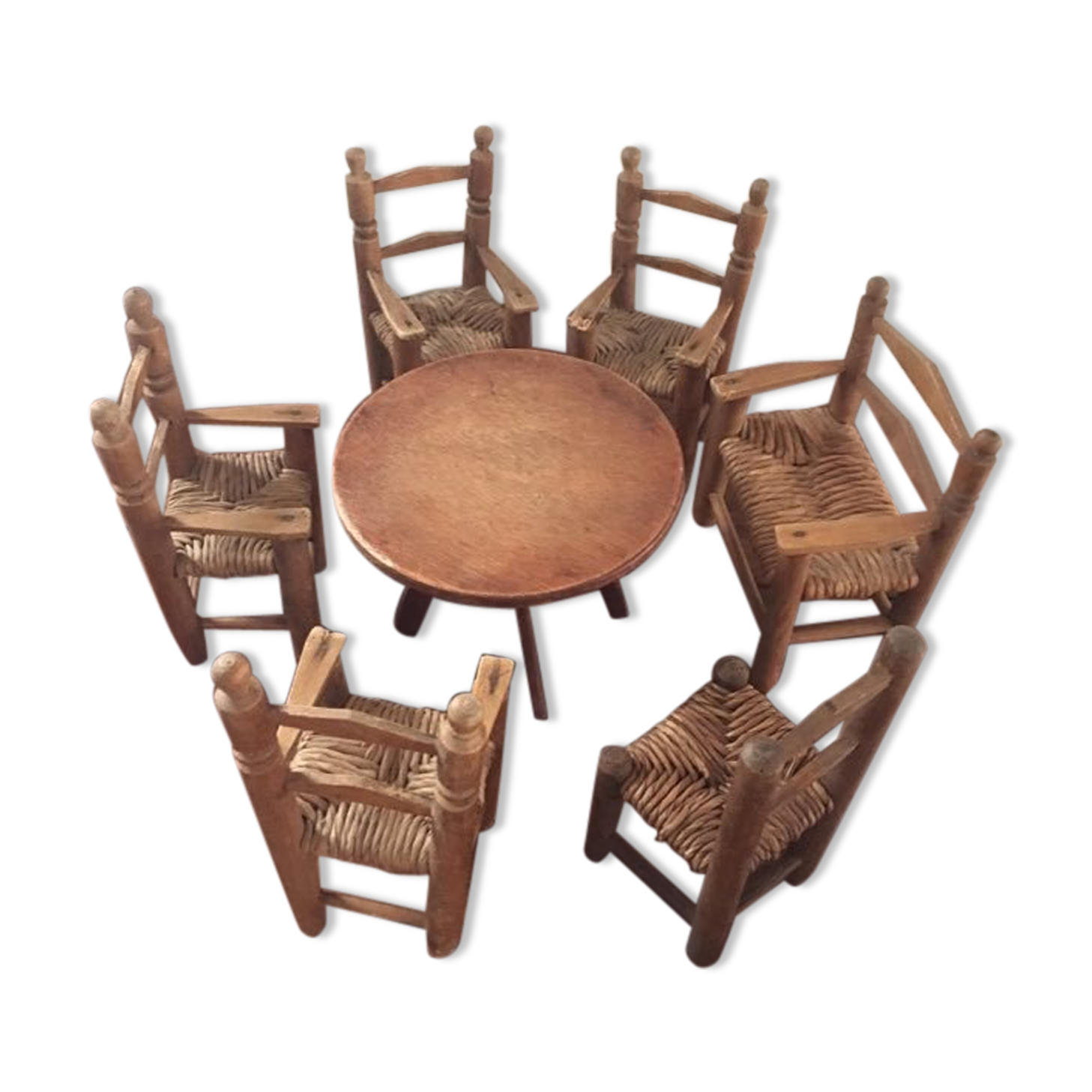 Toy countryside dining room made of straw and wood